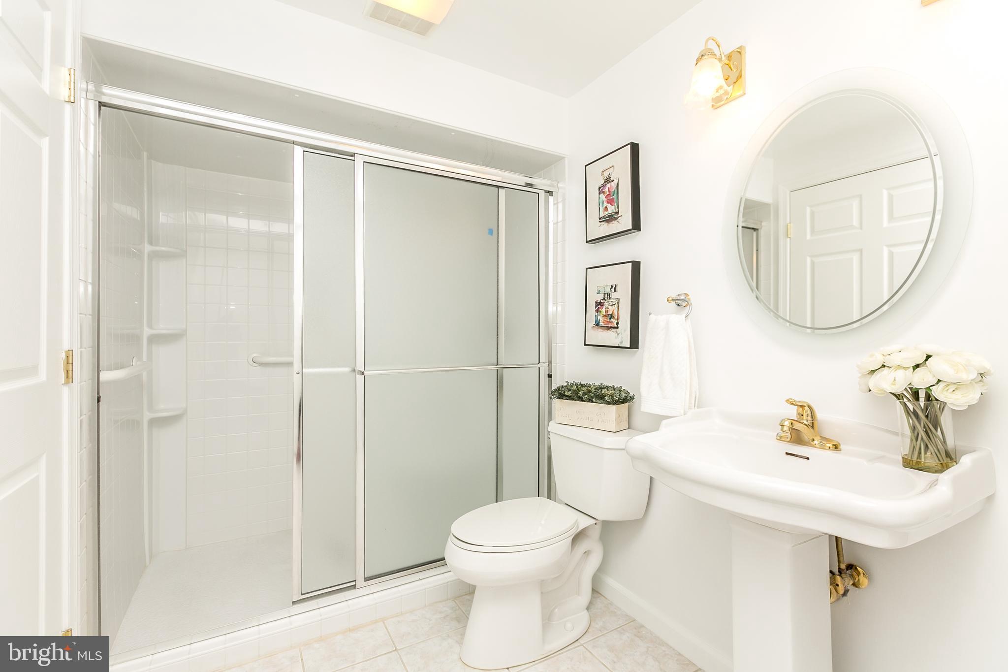 GOLDEN TREE - Residential