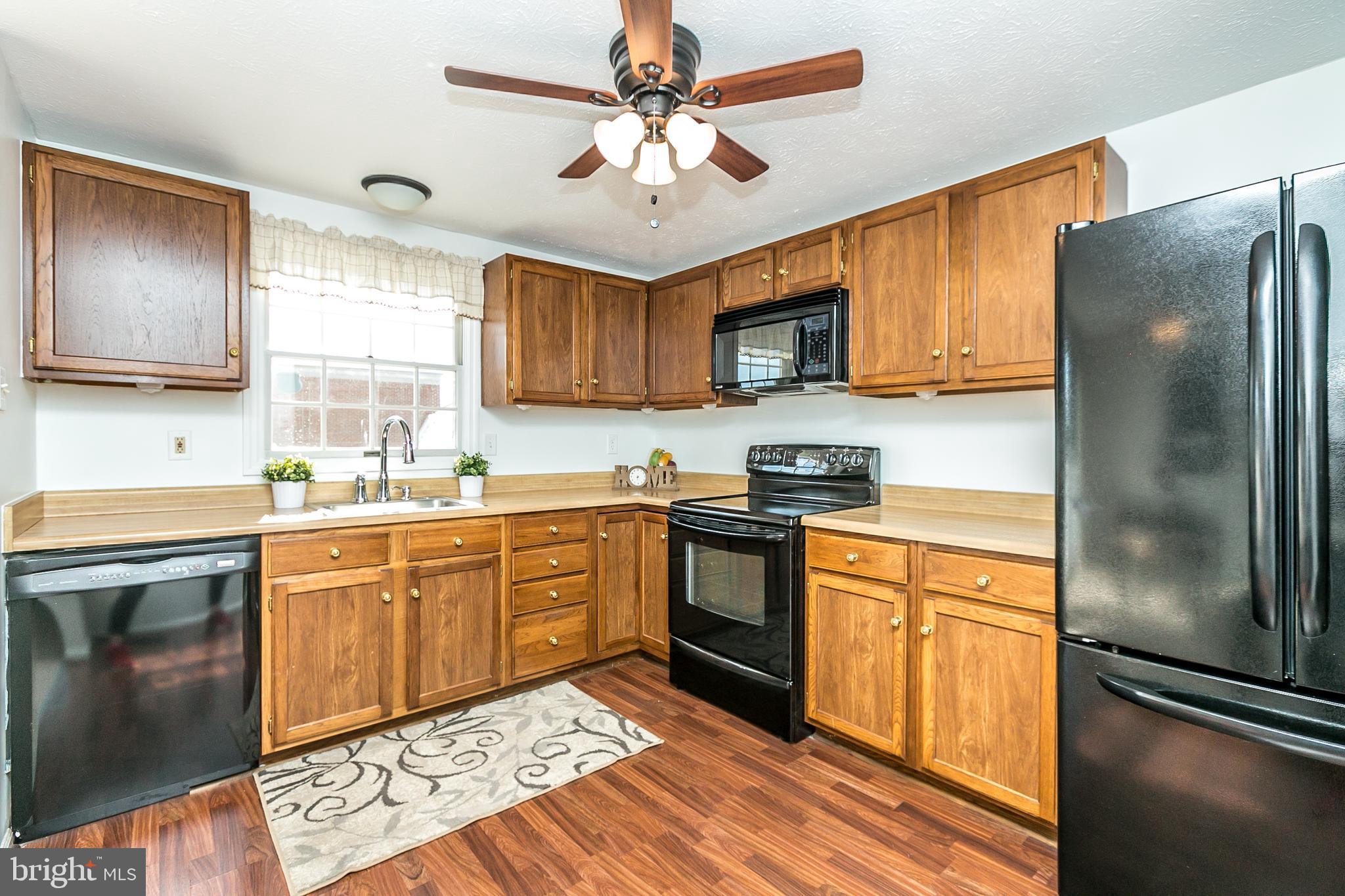 GOLDEN TREE - Residential