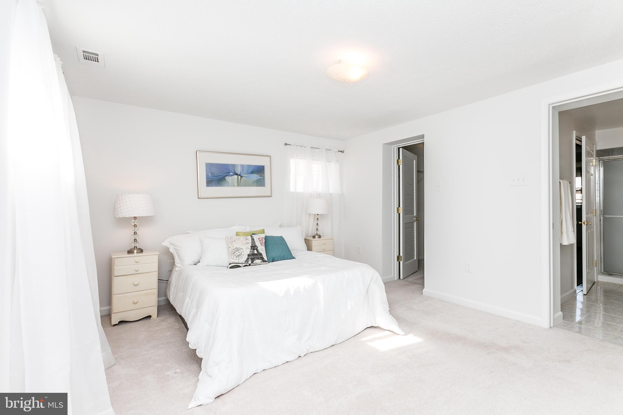 GOLDEN TREE - Residential