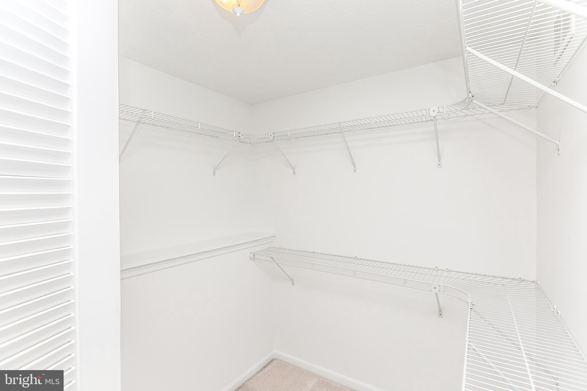 GOLDEN TREE - Residential