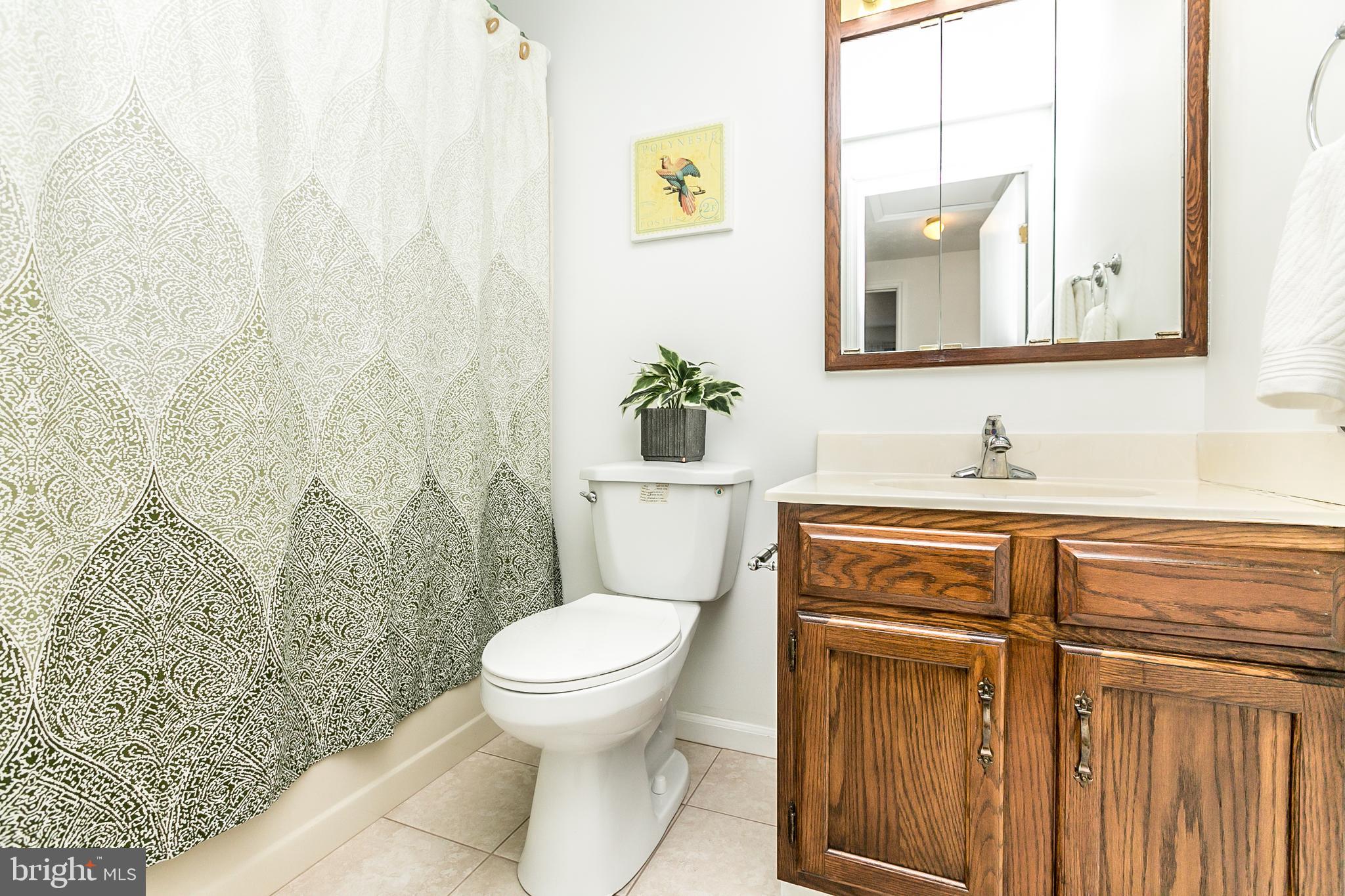 GOLDEN TREE - Residential