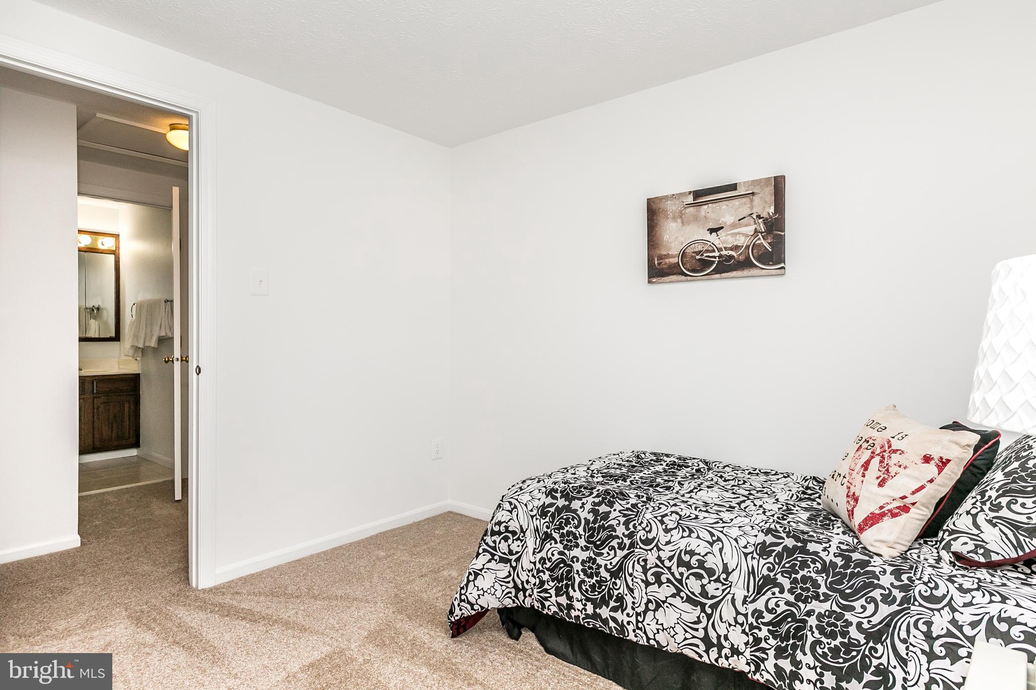 GOLDEN TREE - Residential