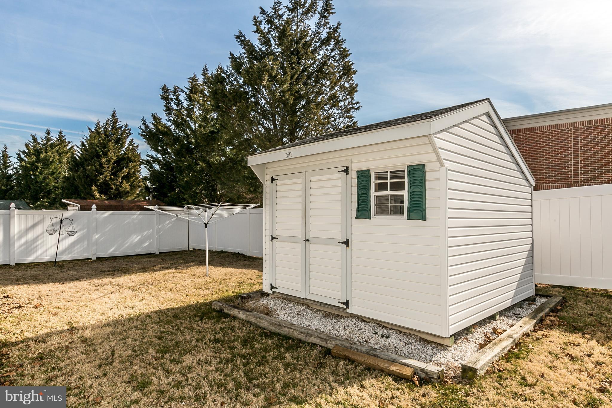 GOLDEN TREE - Residential