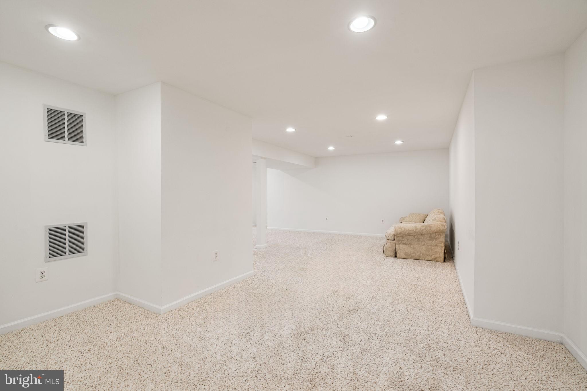 SHERMAN MEADOWS - Residential