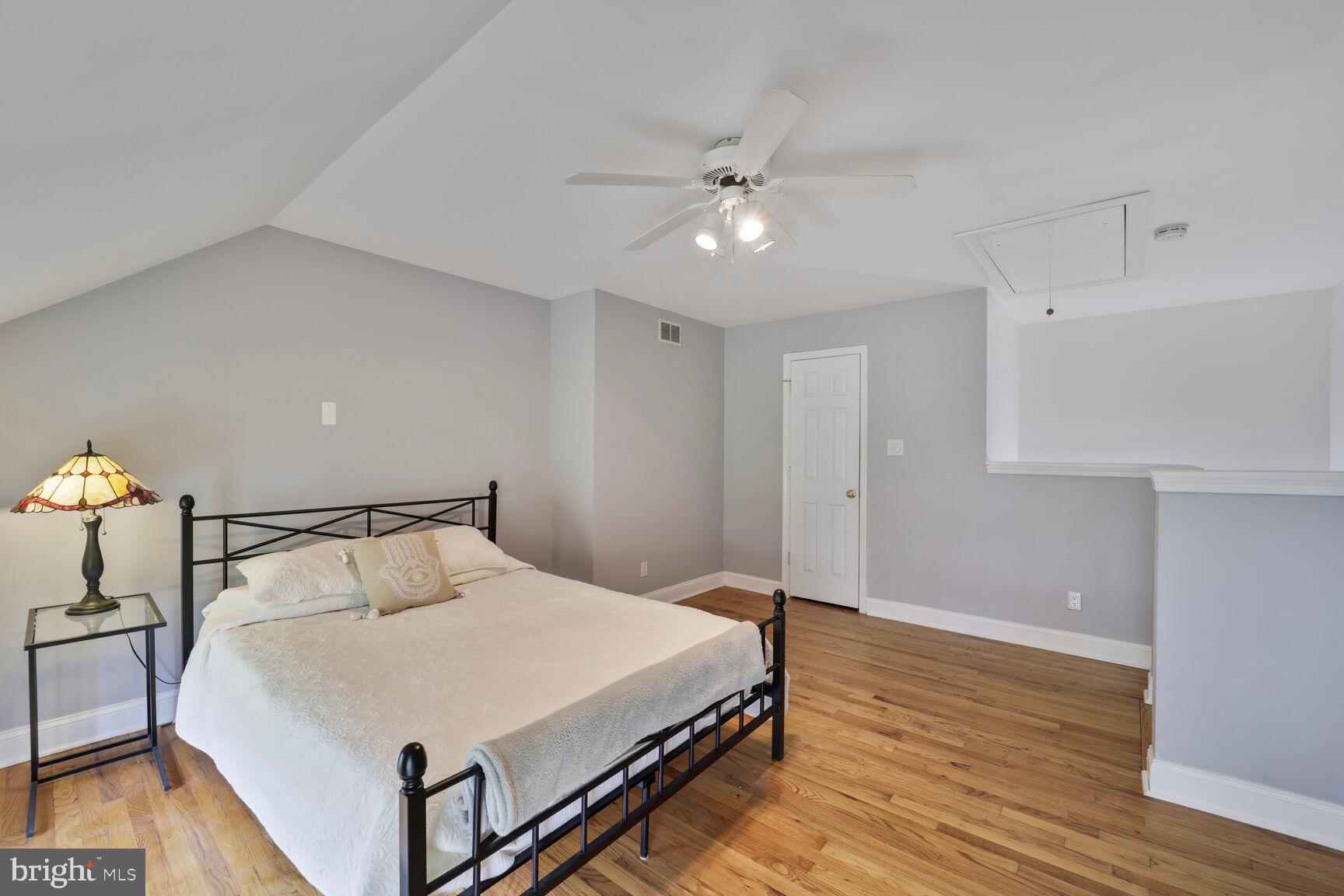 SHAD ROW - Residential Lease