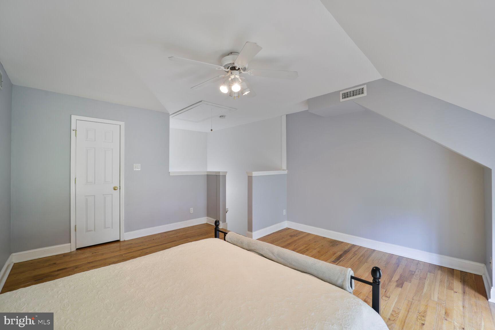 SHAD ROW - Residential Lease