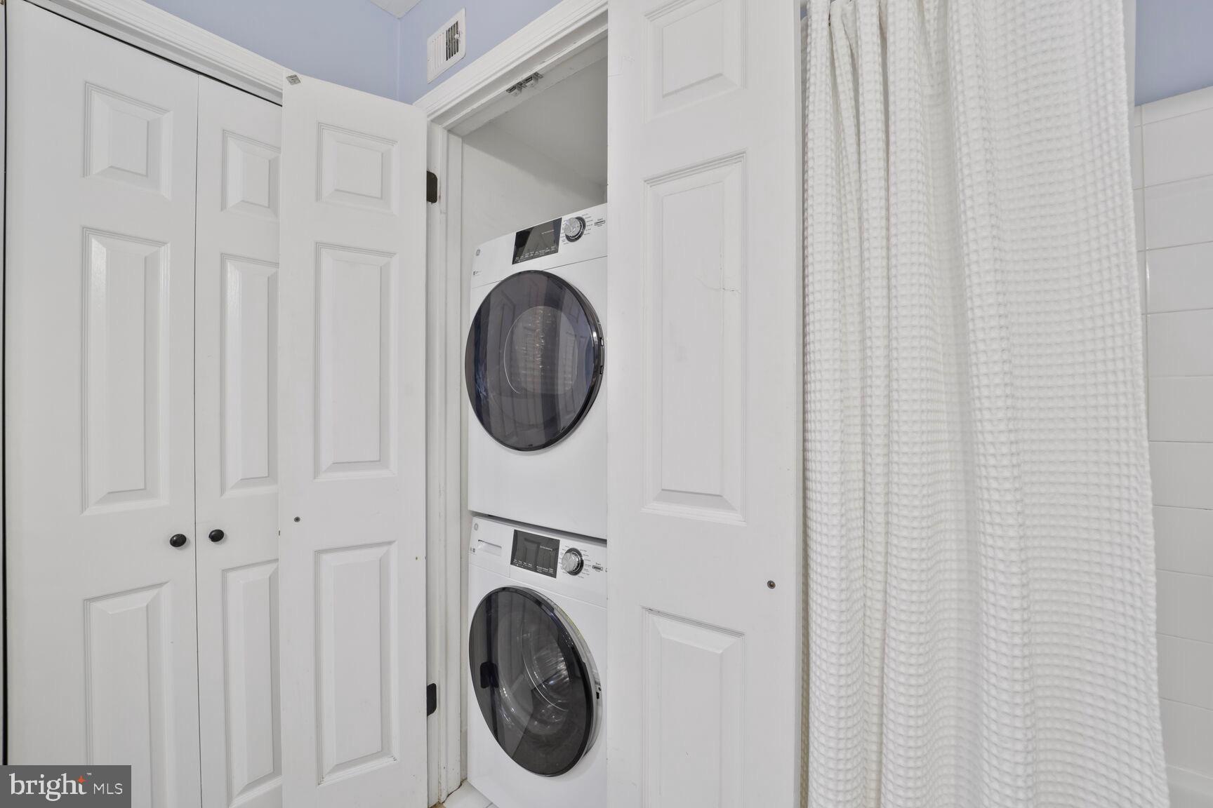 SHAD ROW - Residential Lease