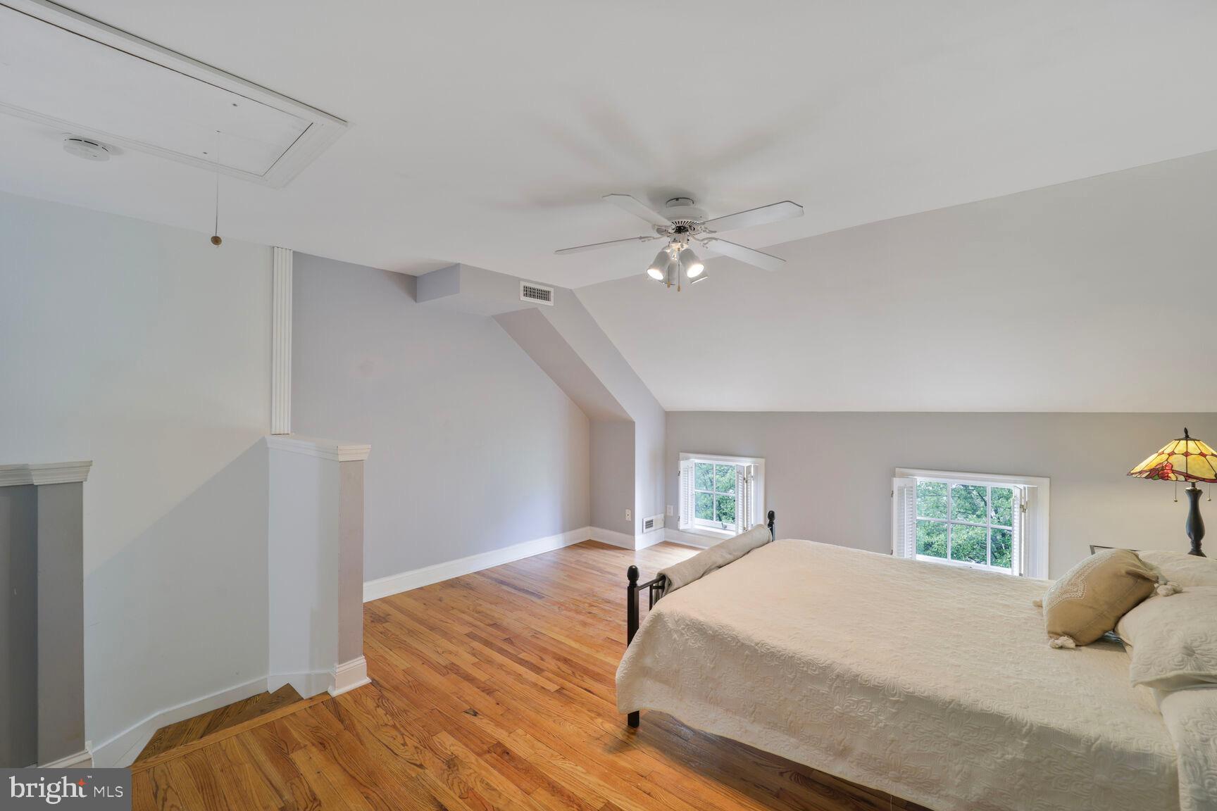 SHAD ROW - Residential Lease