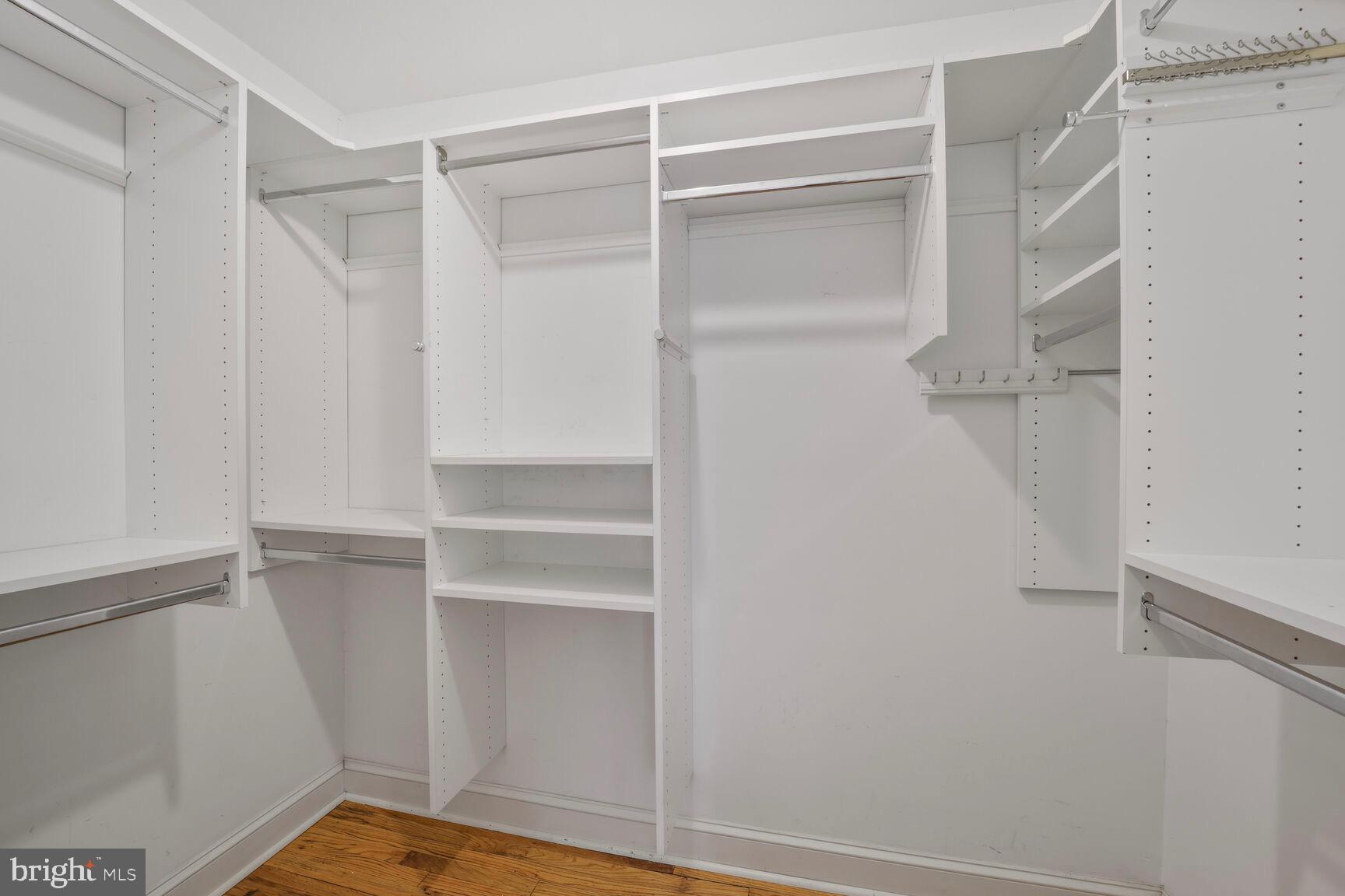 SHAD ROW - Residential Lease