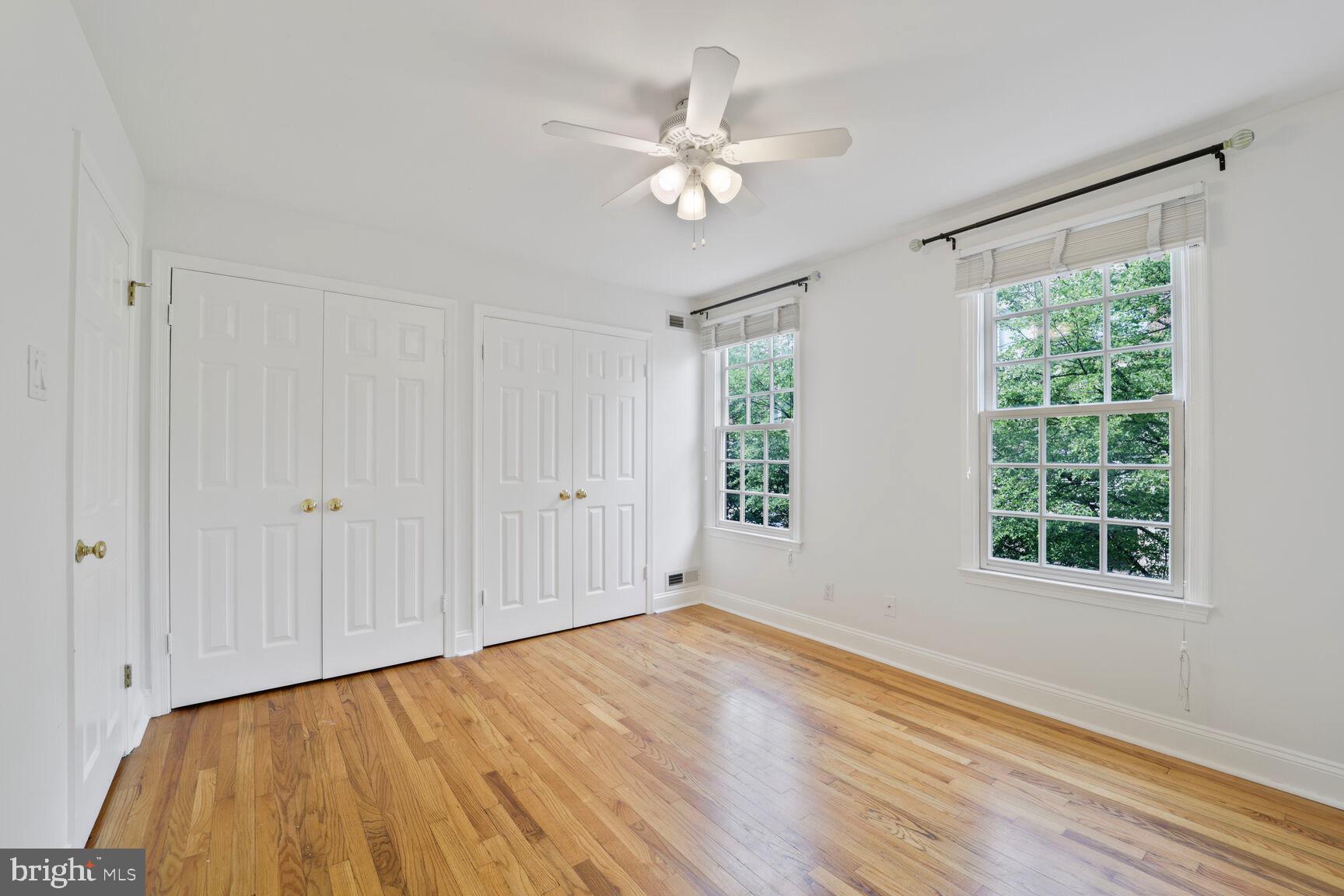 SHAD ROW - Residential Lease