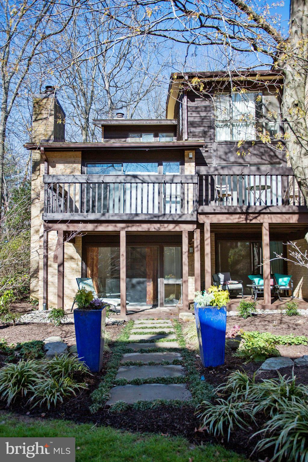 RESTON - Residential