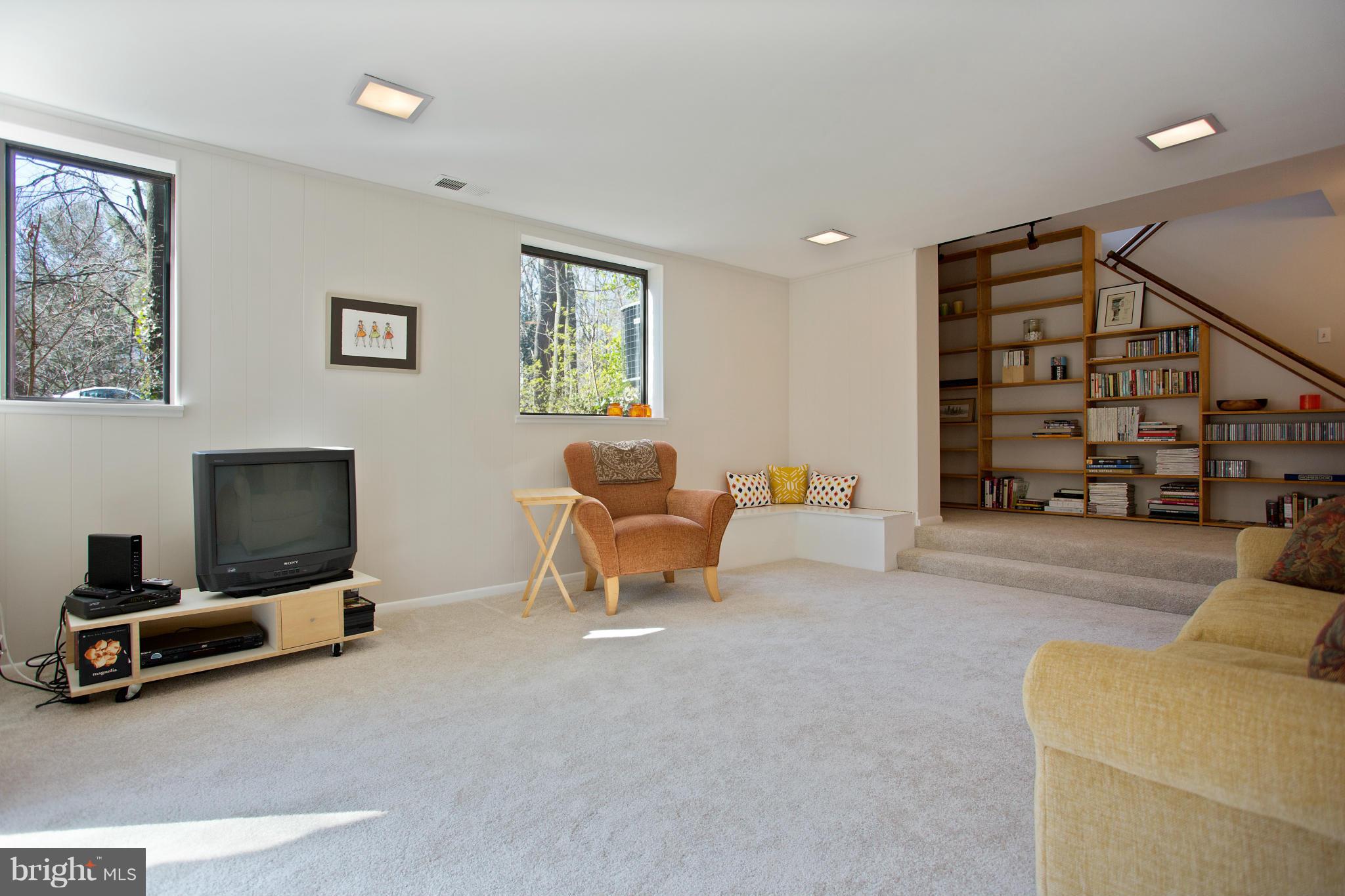 RESTON - Residential