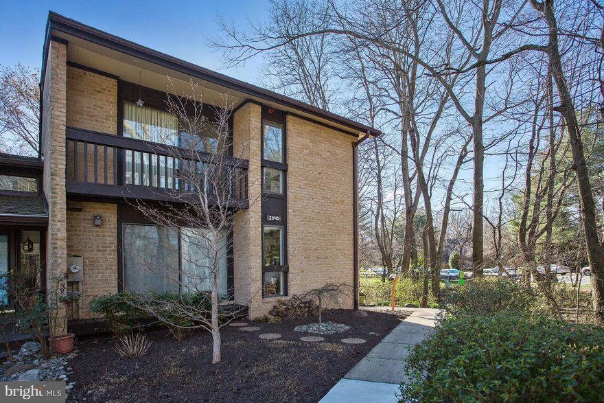 OFFERS BY 3/27 NOON.  Renovated Contemporary end unit townhouse in lake privileged community.  3 levels of living offering 4BR/3.5BA, fireplace plus  a wood stove.  Wide open stunning Kitchen with separate wet bar/wine cooler.  Step down Living Room with FP and soaring vaulted ceiling.  Multiple decks and water views.  2 assigned parking spaces directly in front.  This one SHINES!!