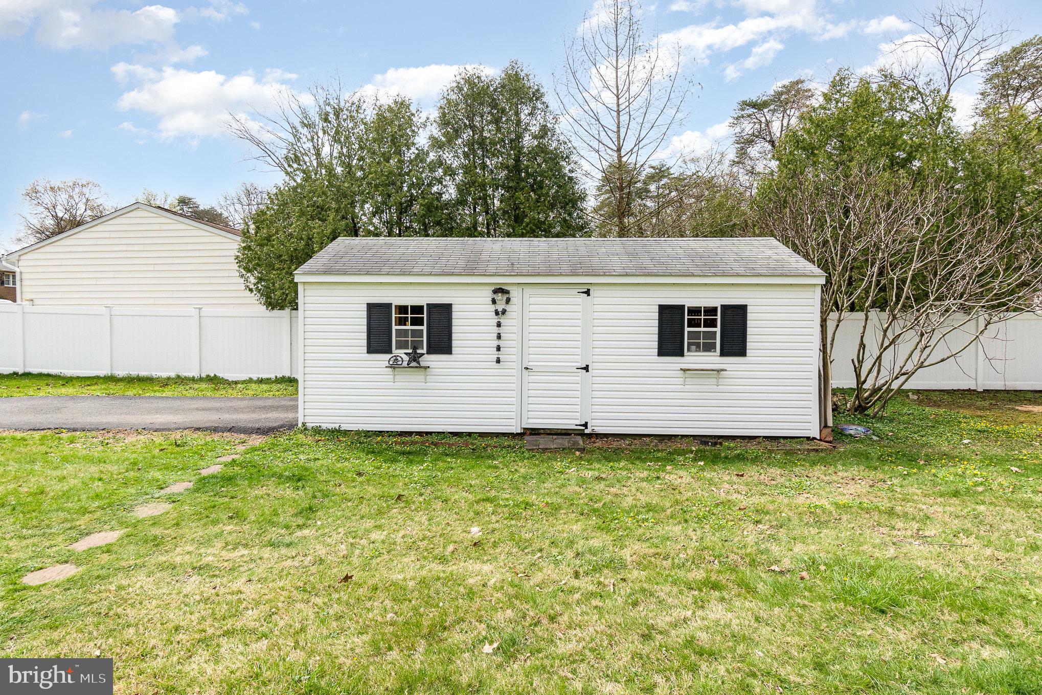 ELMHURST - Residential