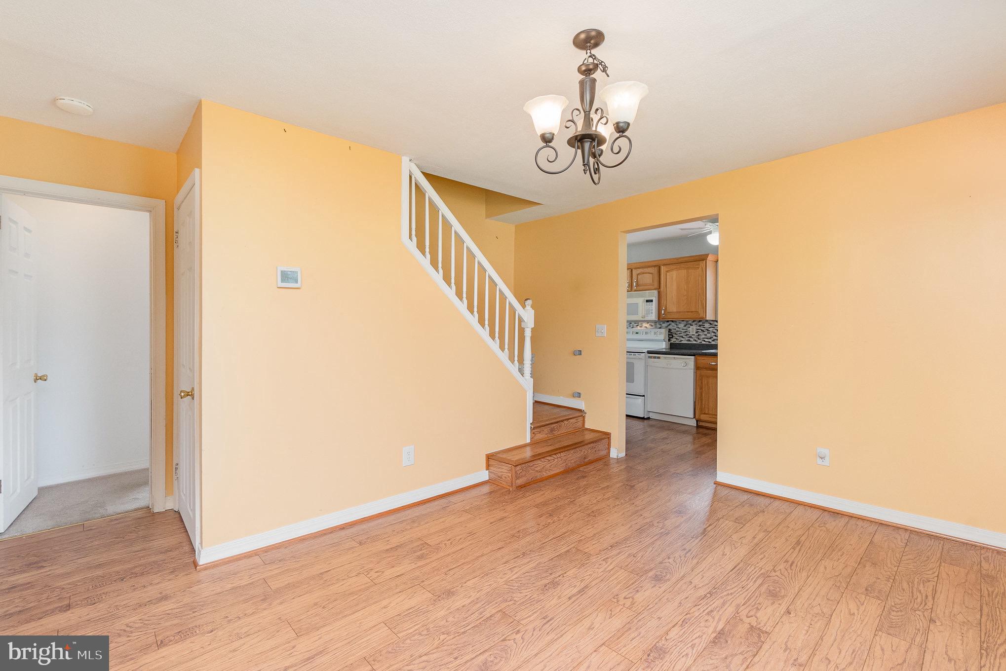 ELMHURST - Residential