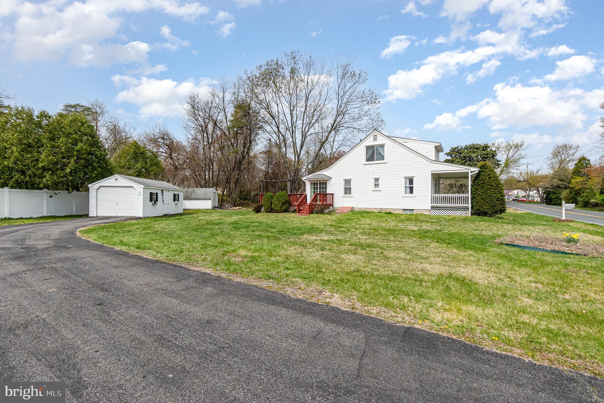 ELMHURST - Residential