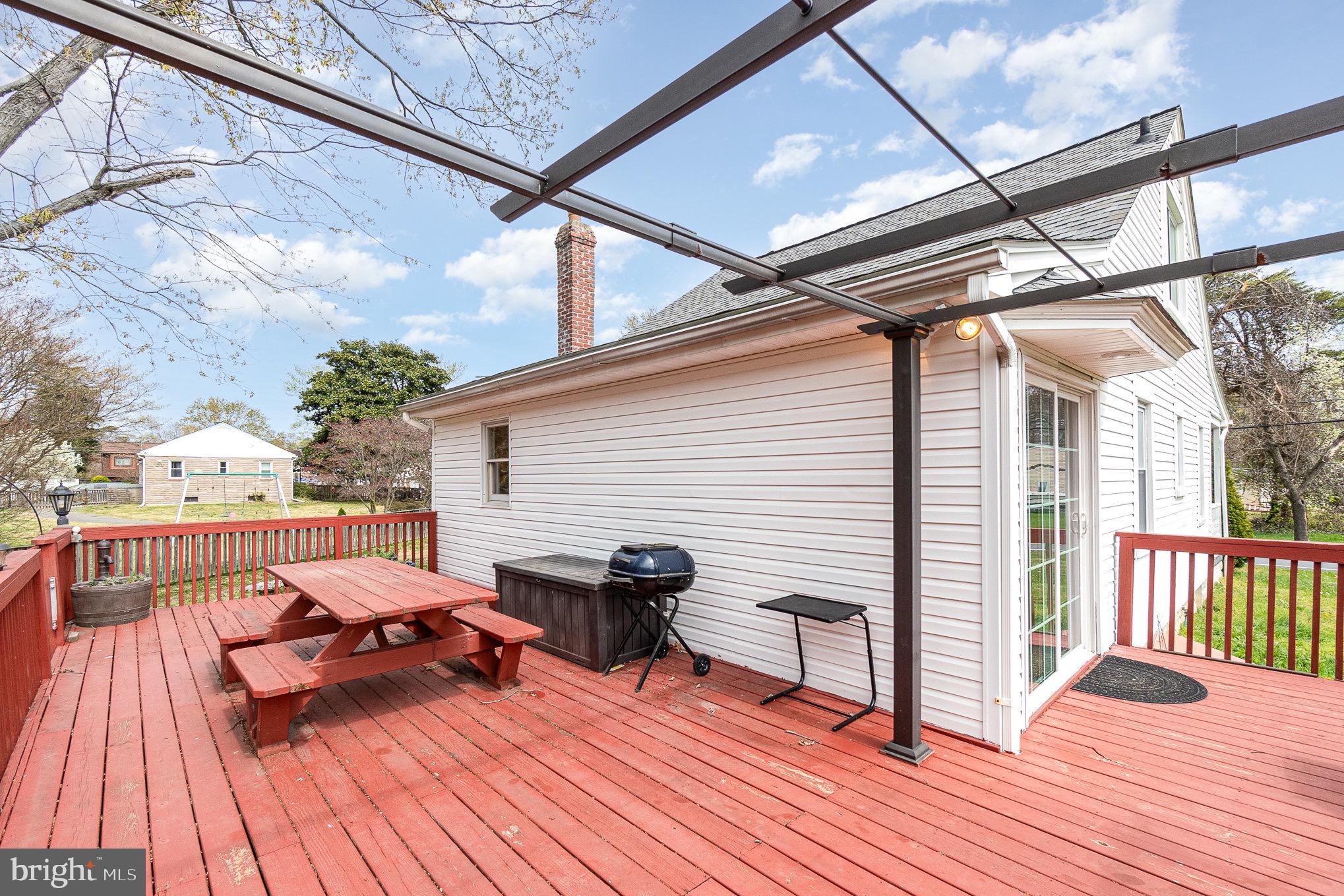 ELMHURST - Residential