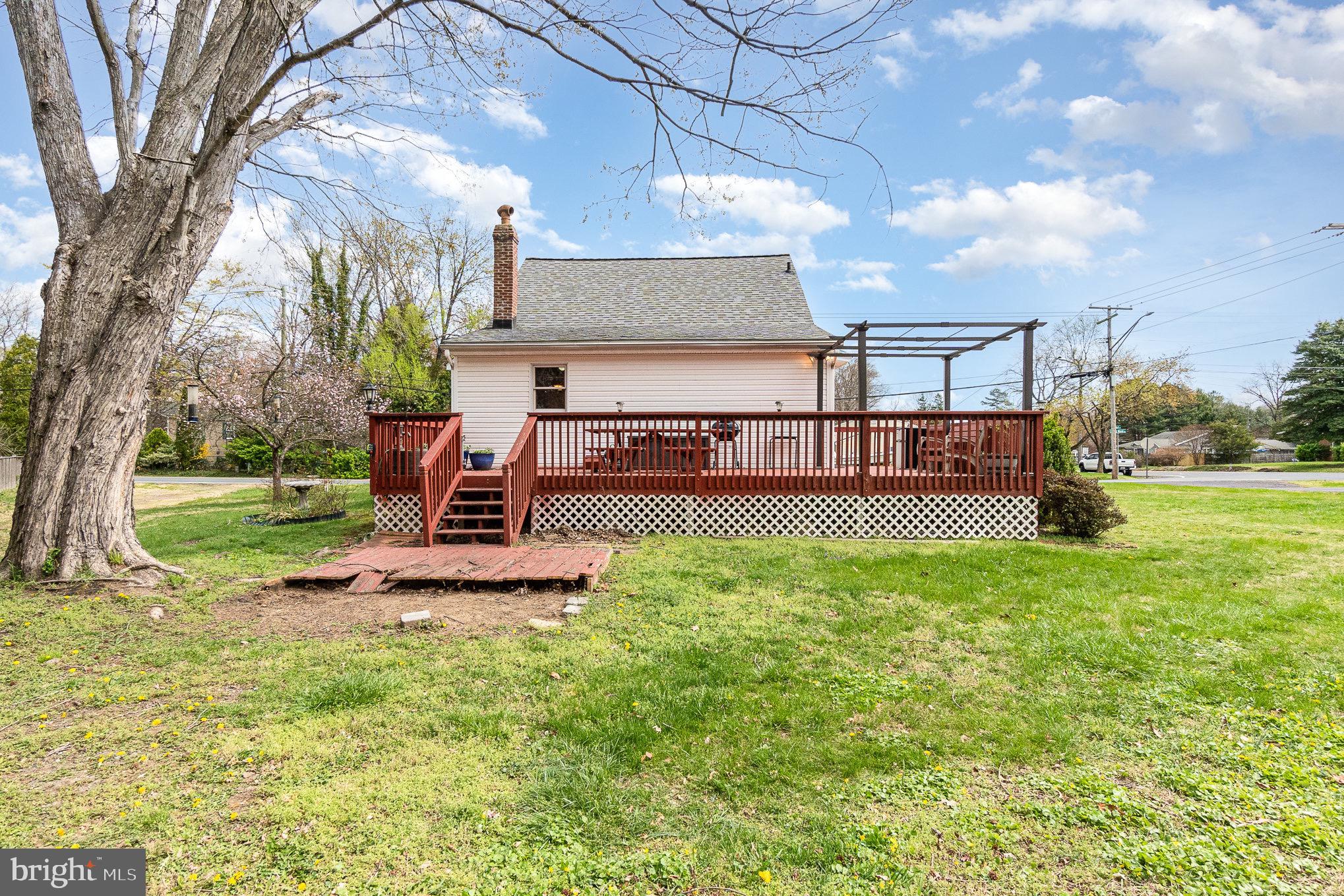 ELMHURST - Residential