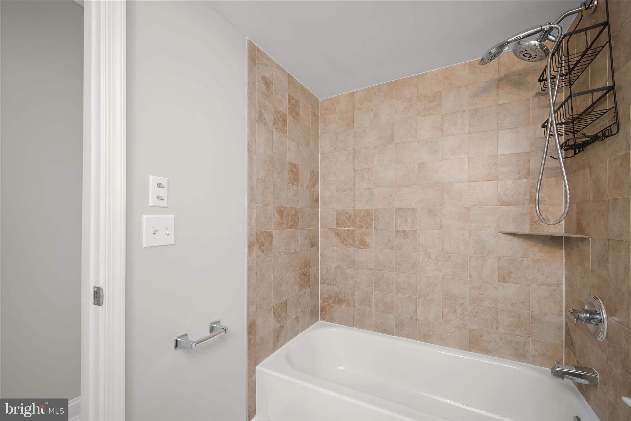 TREOVER CONDOMINIUM - Residential