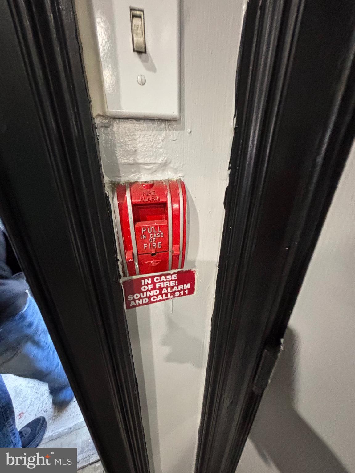 FRANKFORD - Commercial Sale