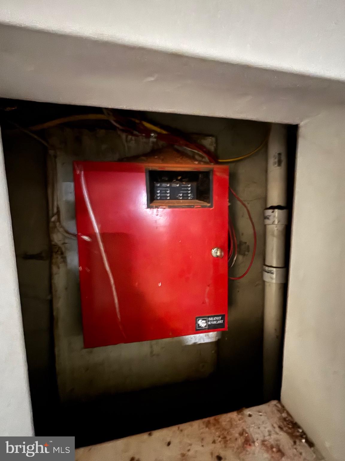 FRANKFORD - Commercial Sale