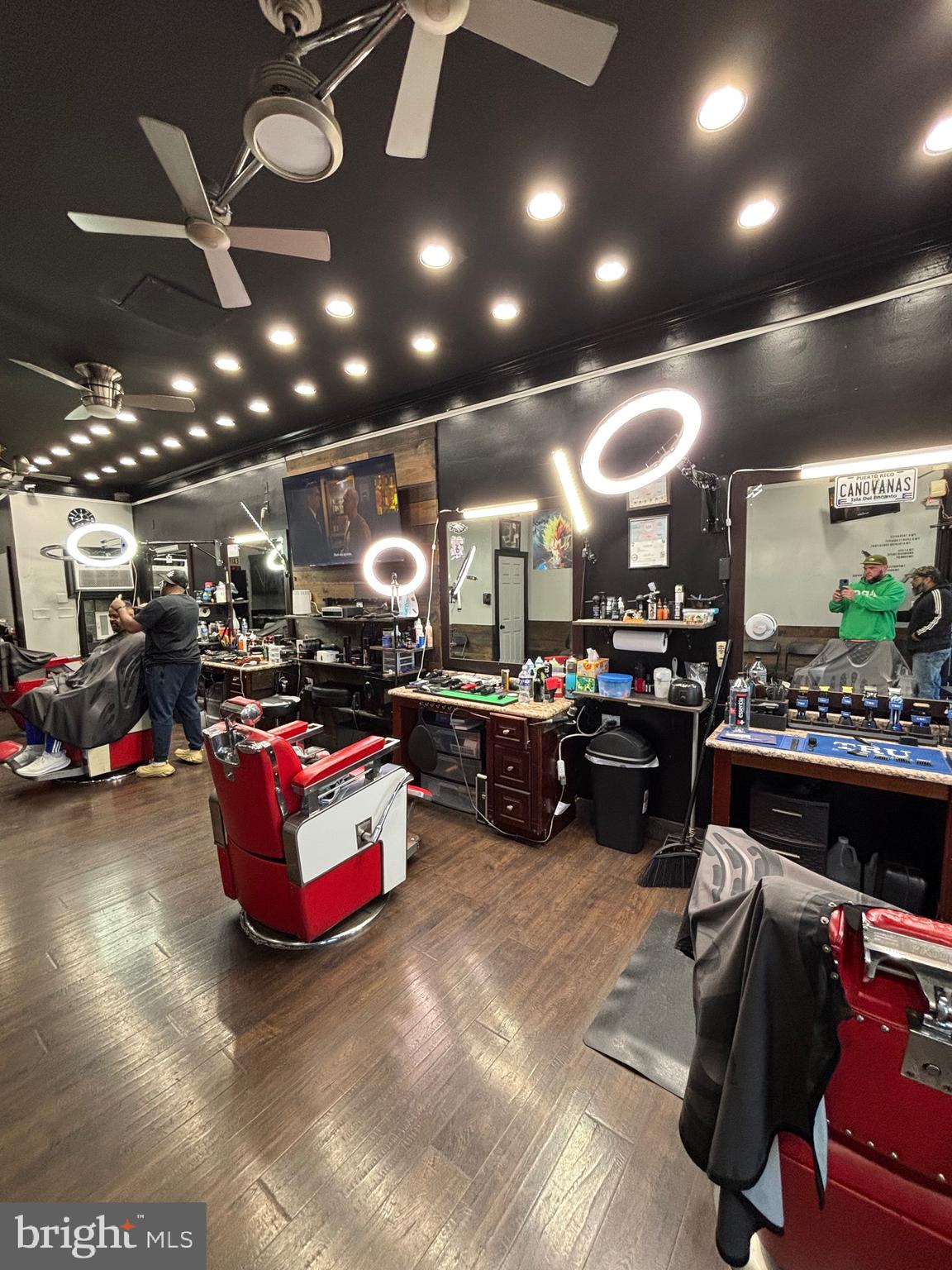 FRANKFORD - Commercial Sale