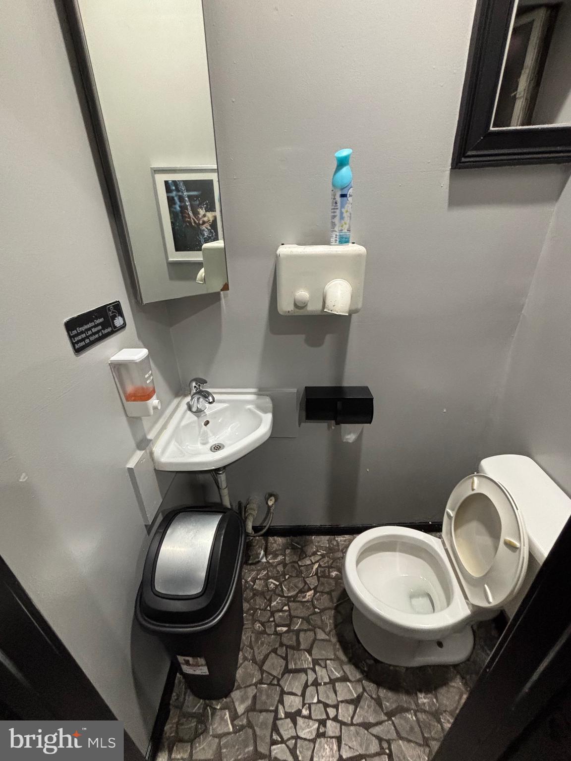 FRANKFORD - Commercial Sale