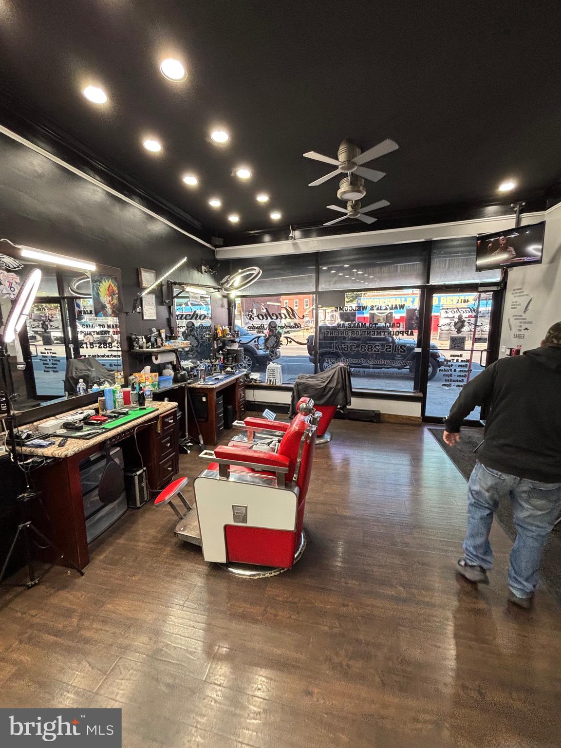 FRANKFORD - Commercial Sale