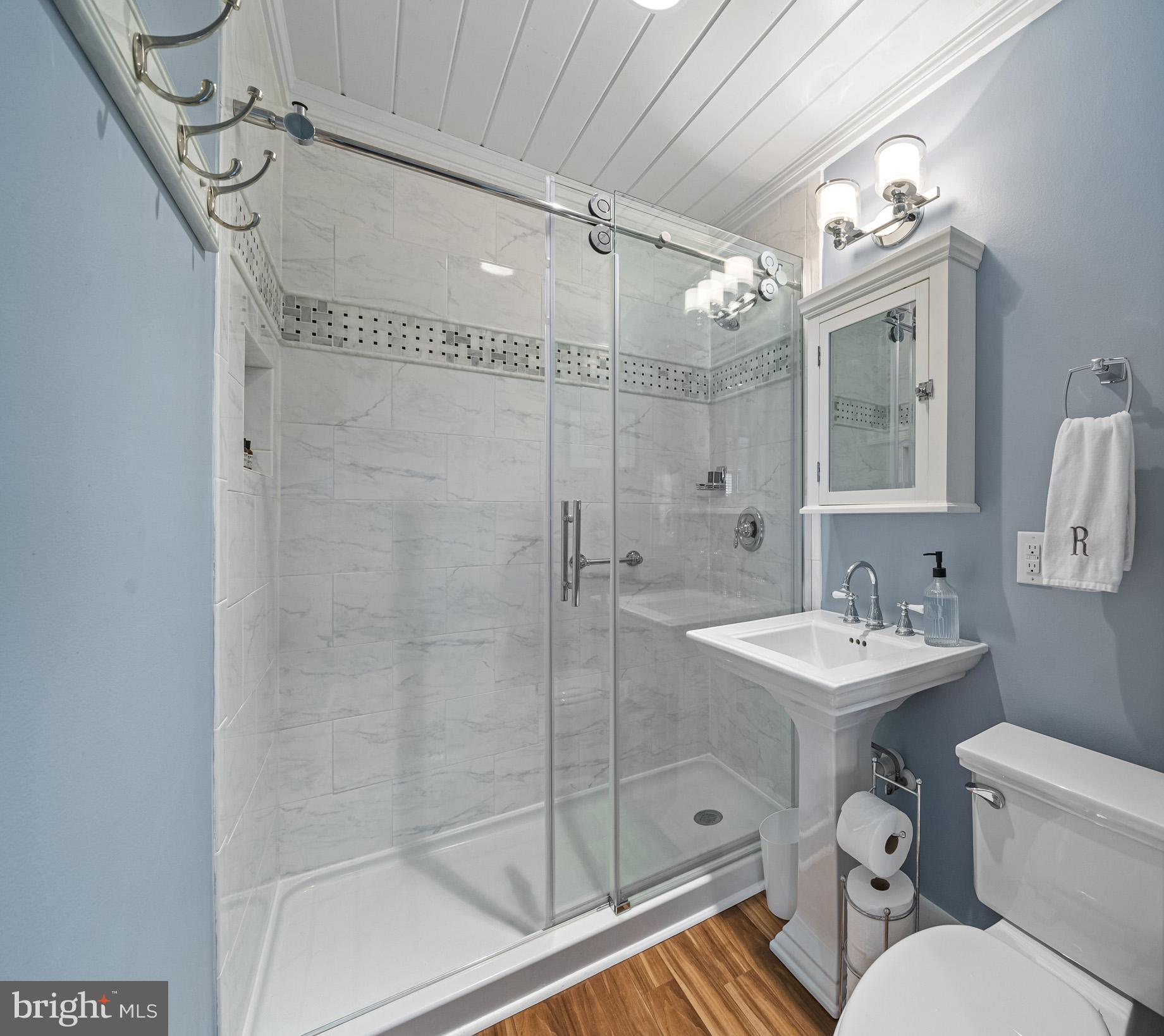 COBB ISLAND - Residential