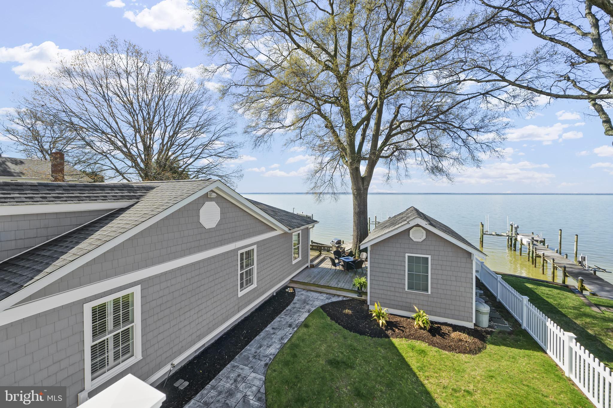 COBB ISLAND - Residential