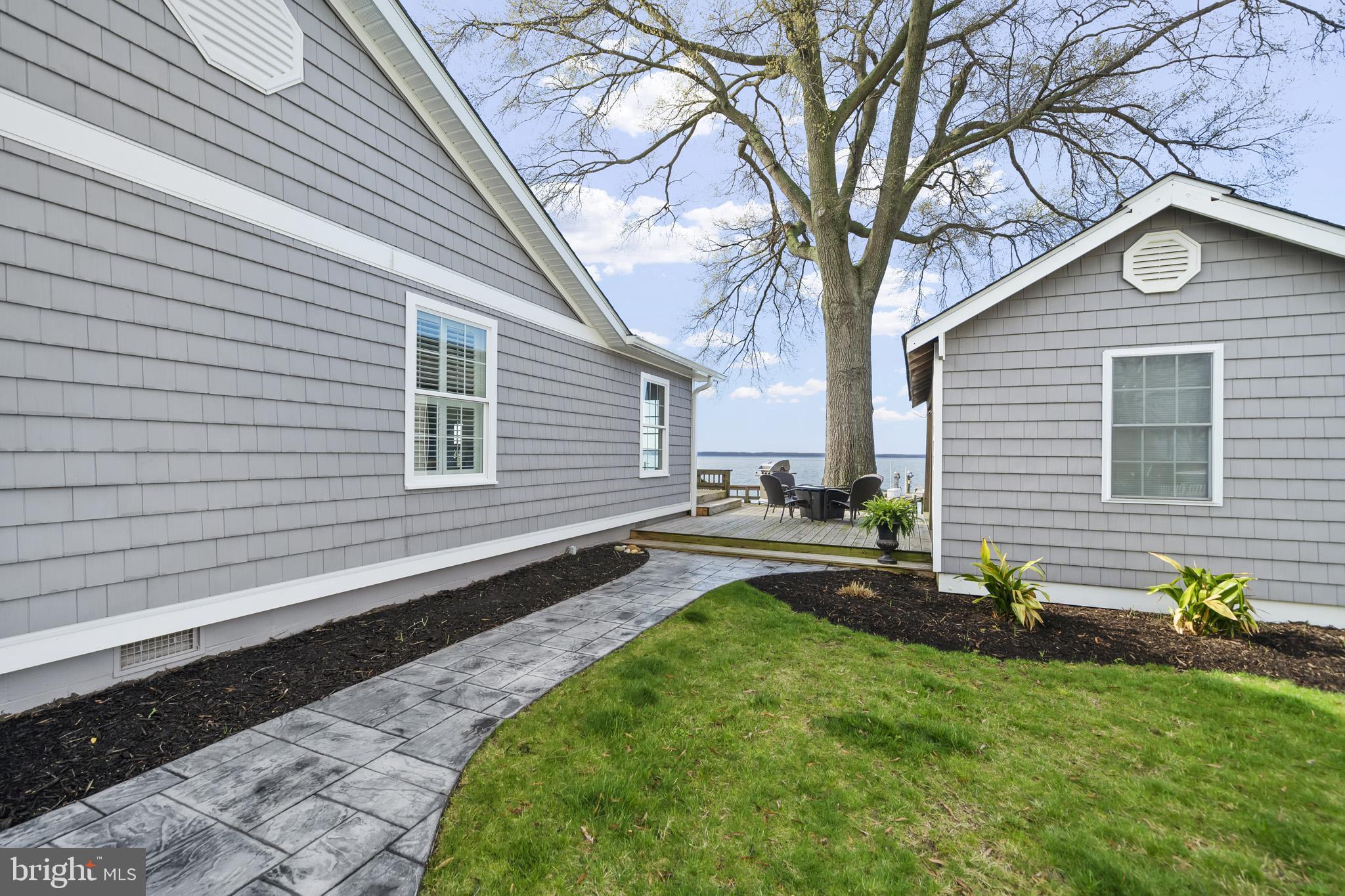 COBB ISLAND - Residential