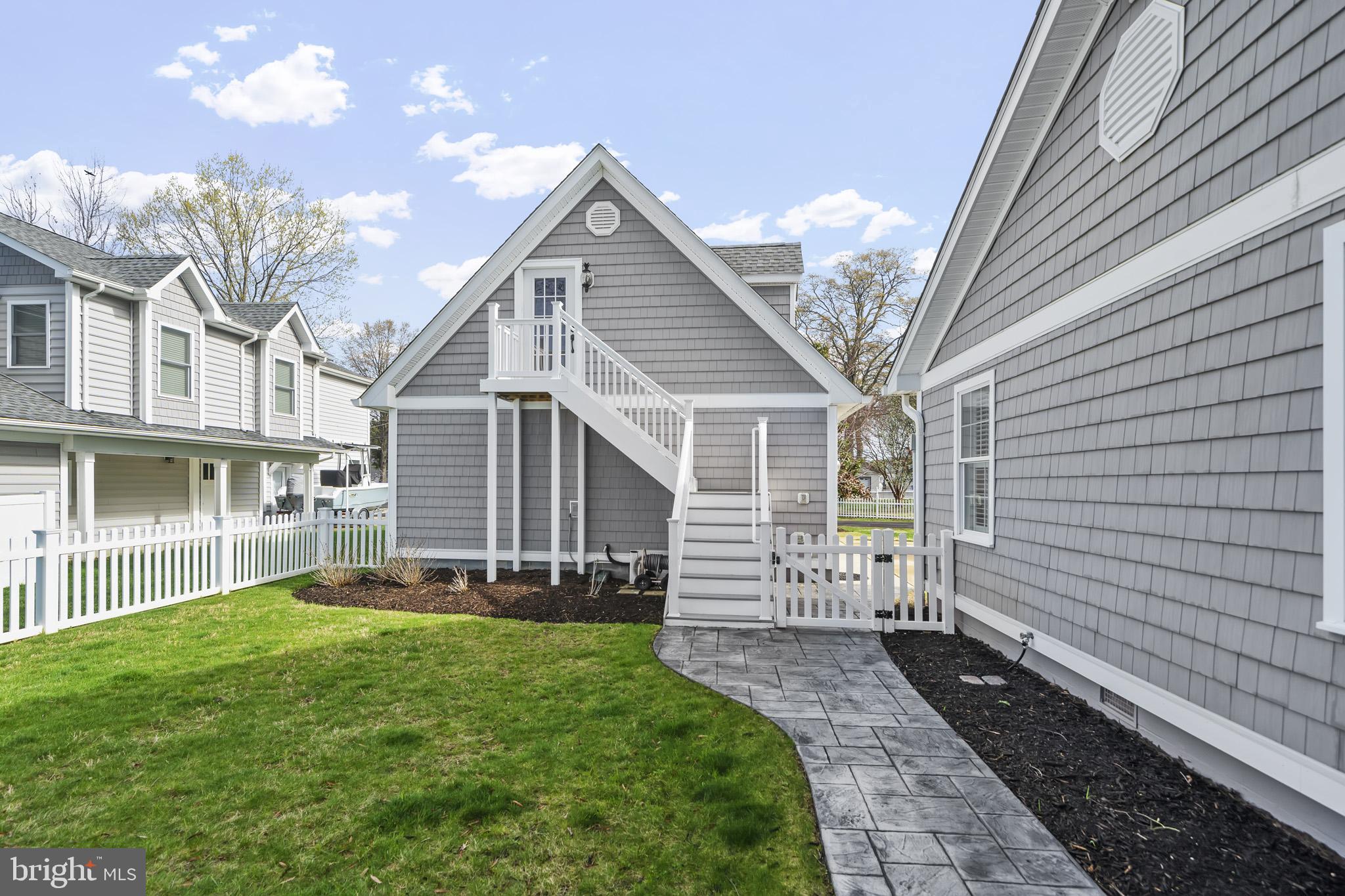 COBB ISLAND - Residential