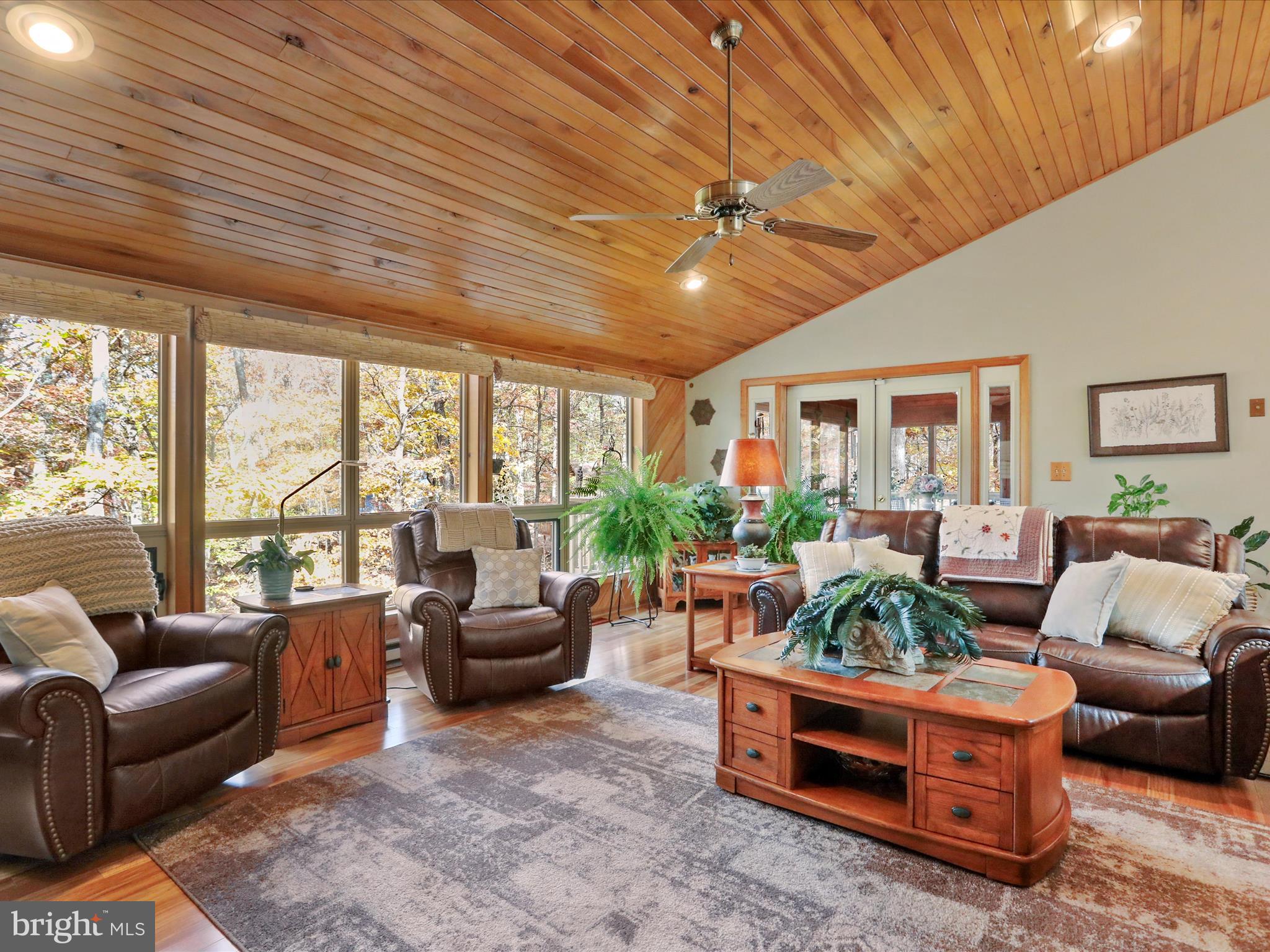 THE WOODS - Residential