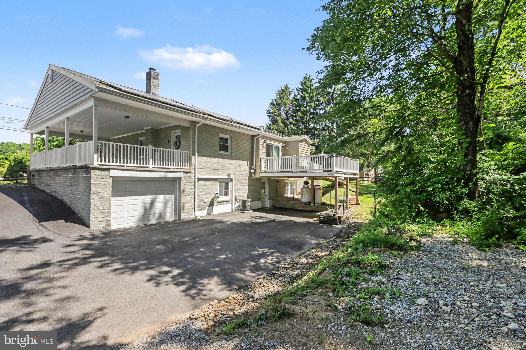 331 LAKEWOOD DRIVE