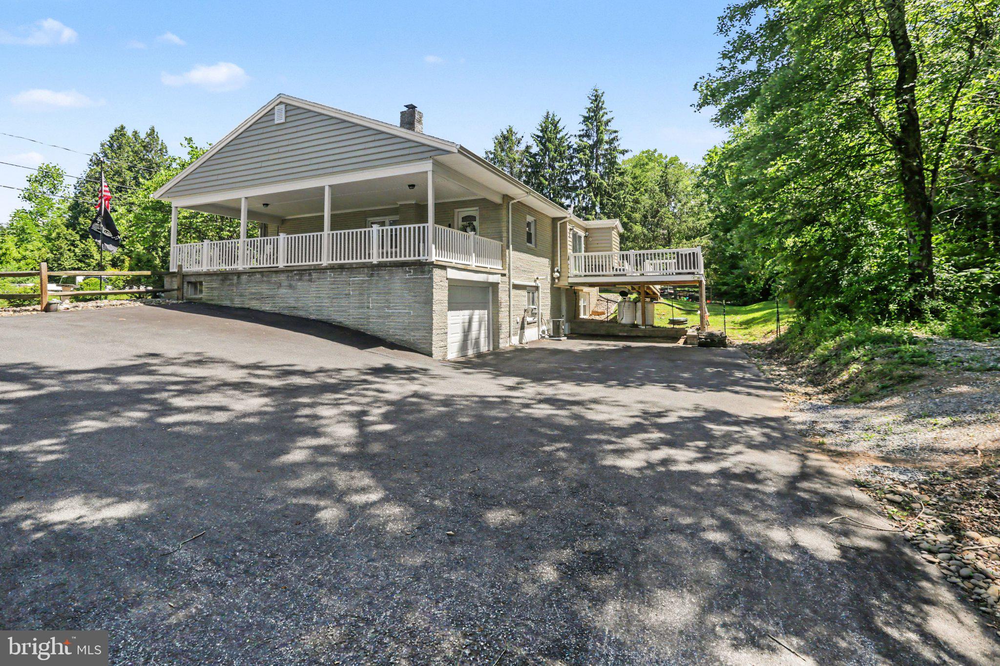 331 LAKEWOOD DRIVE