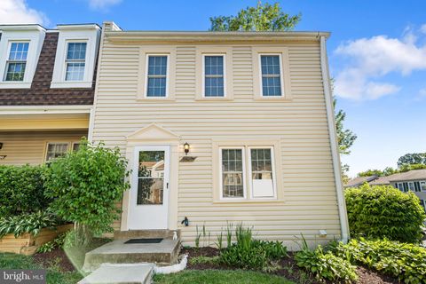 Condo For Sale - 6358 Fenestra Court<br/> BURKE, VA 22015