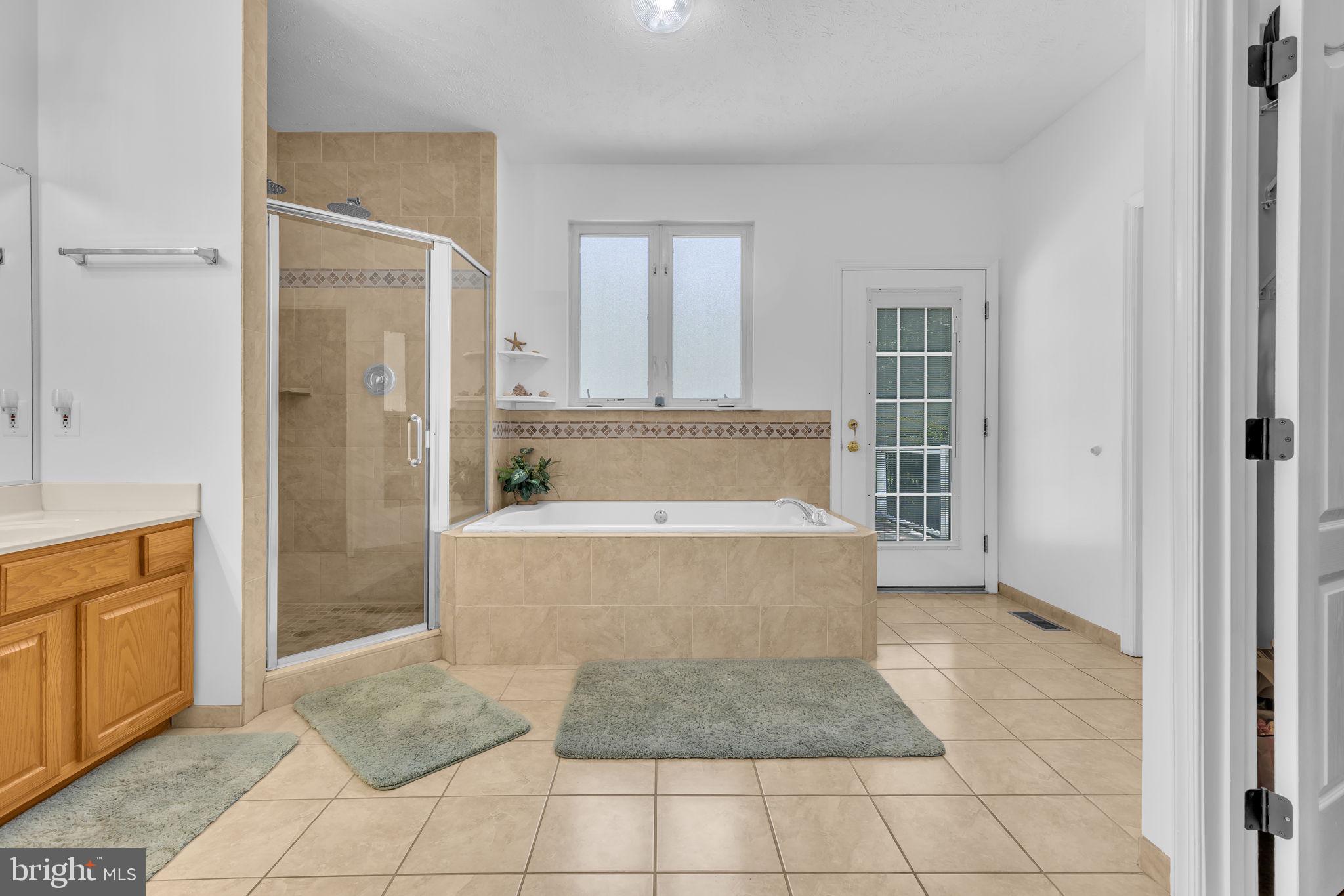 RUSTIC HILLS - Residential