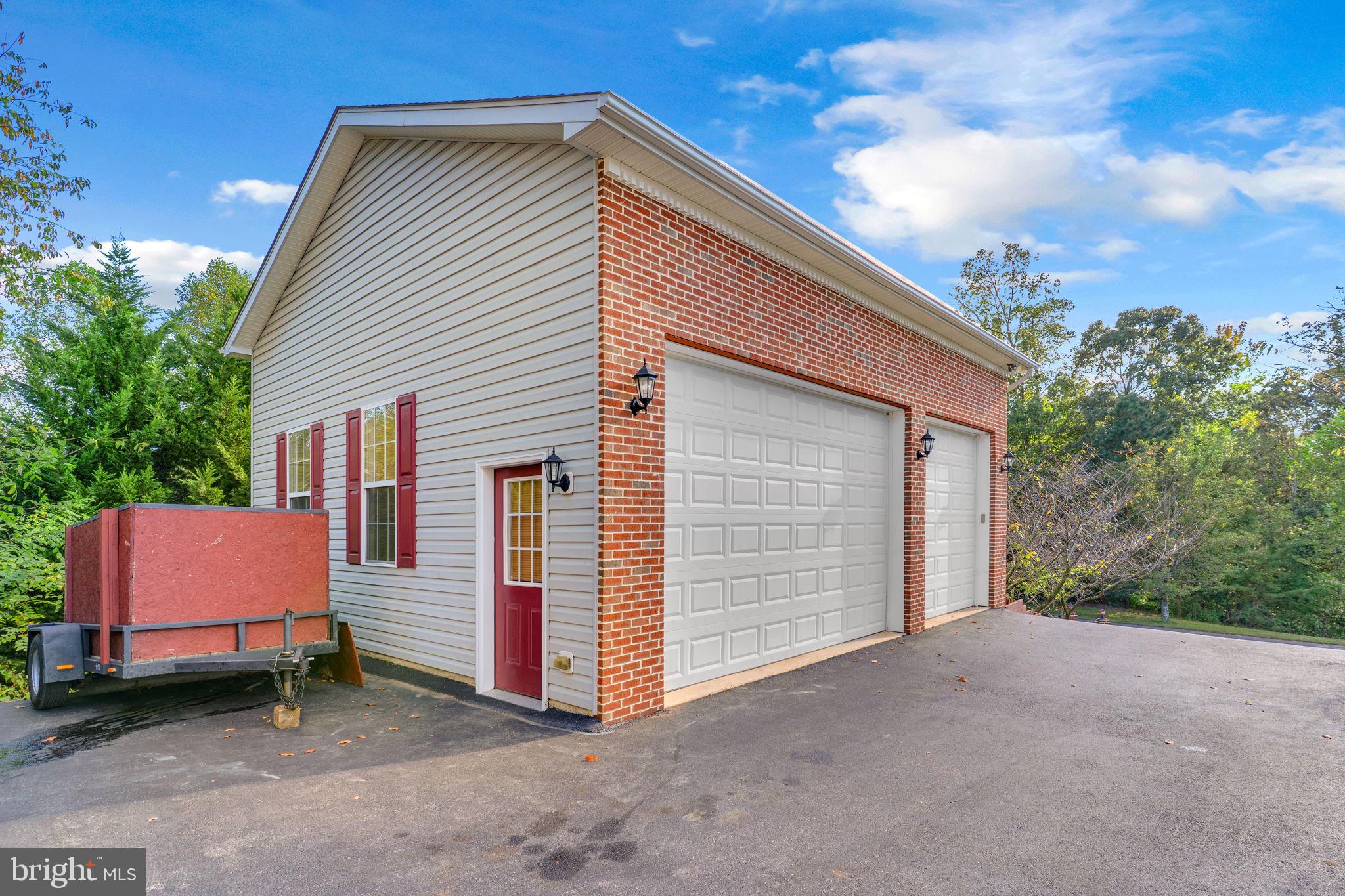 RUSTIC HILLS - Residential