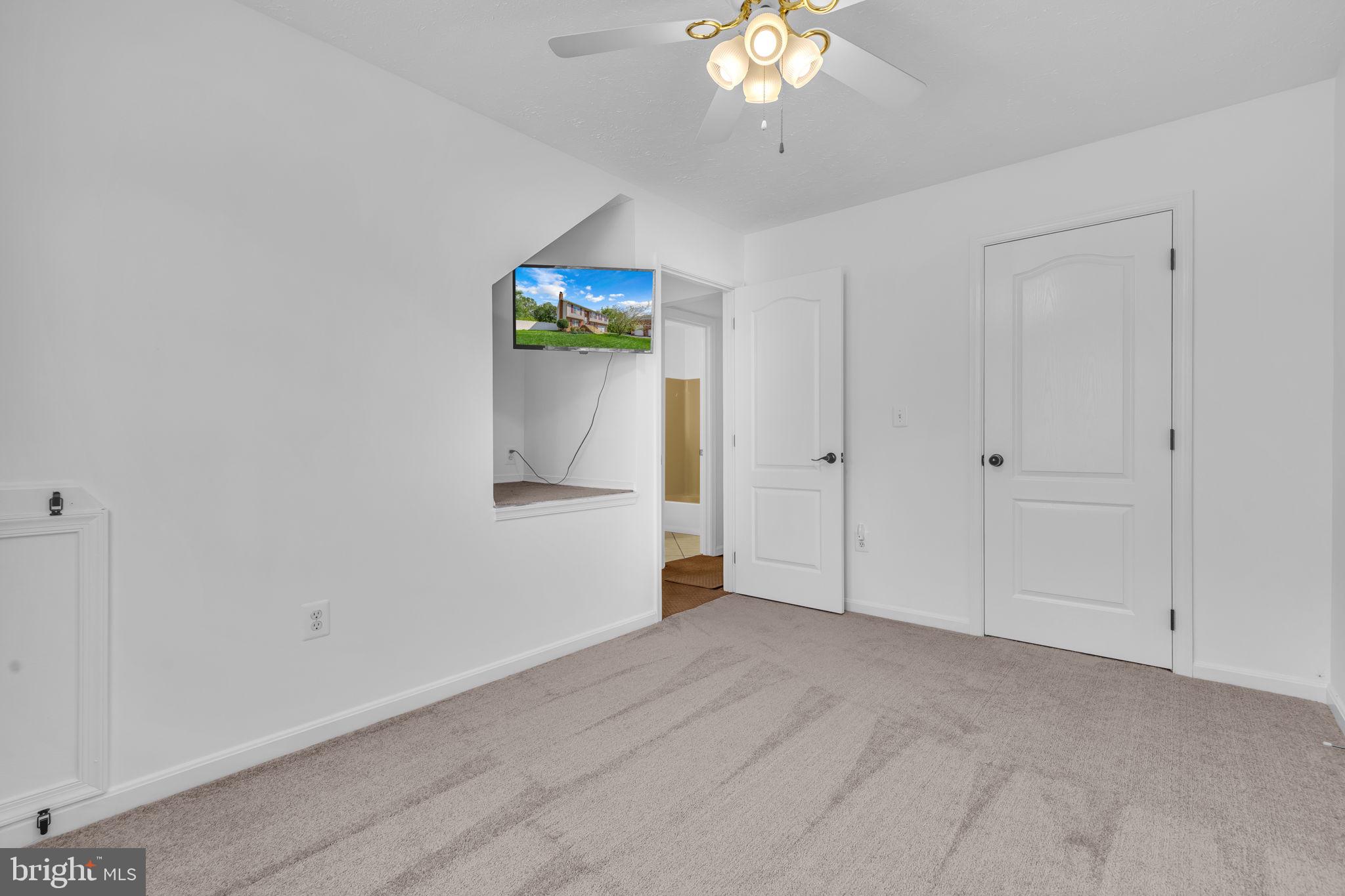 RUSTIC HILLS - Residential