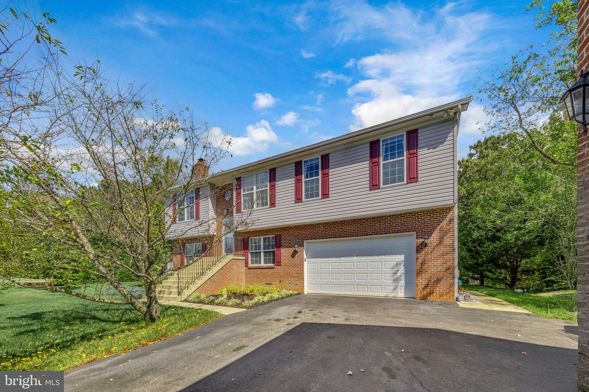 RUSTIC HILLS - Residential