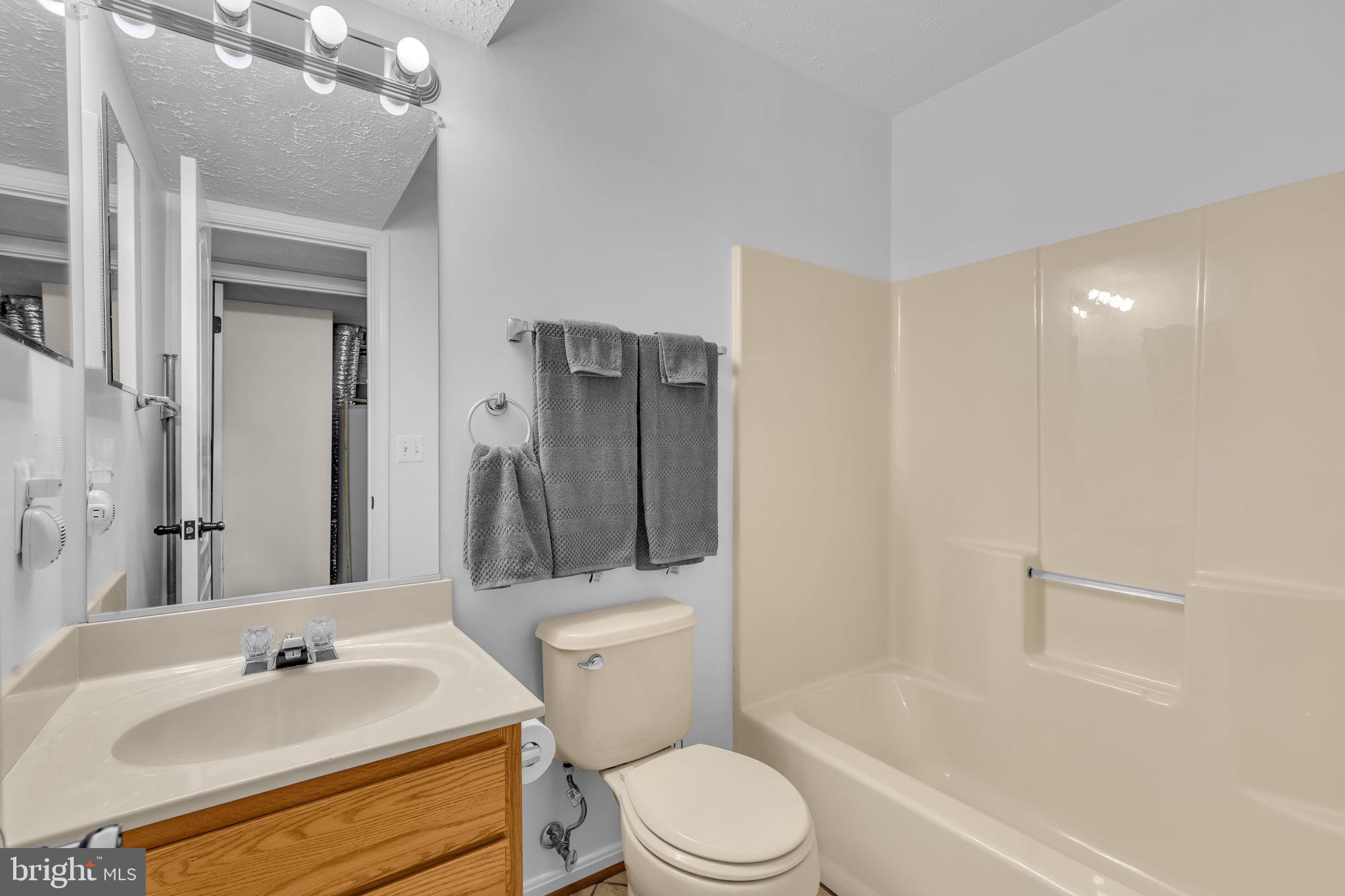 RUSTIC HILLS - Residential