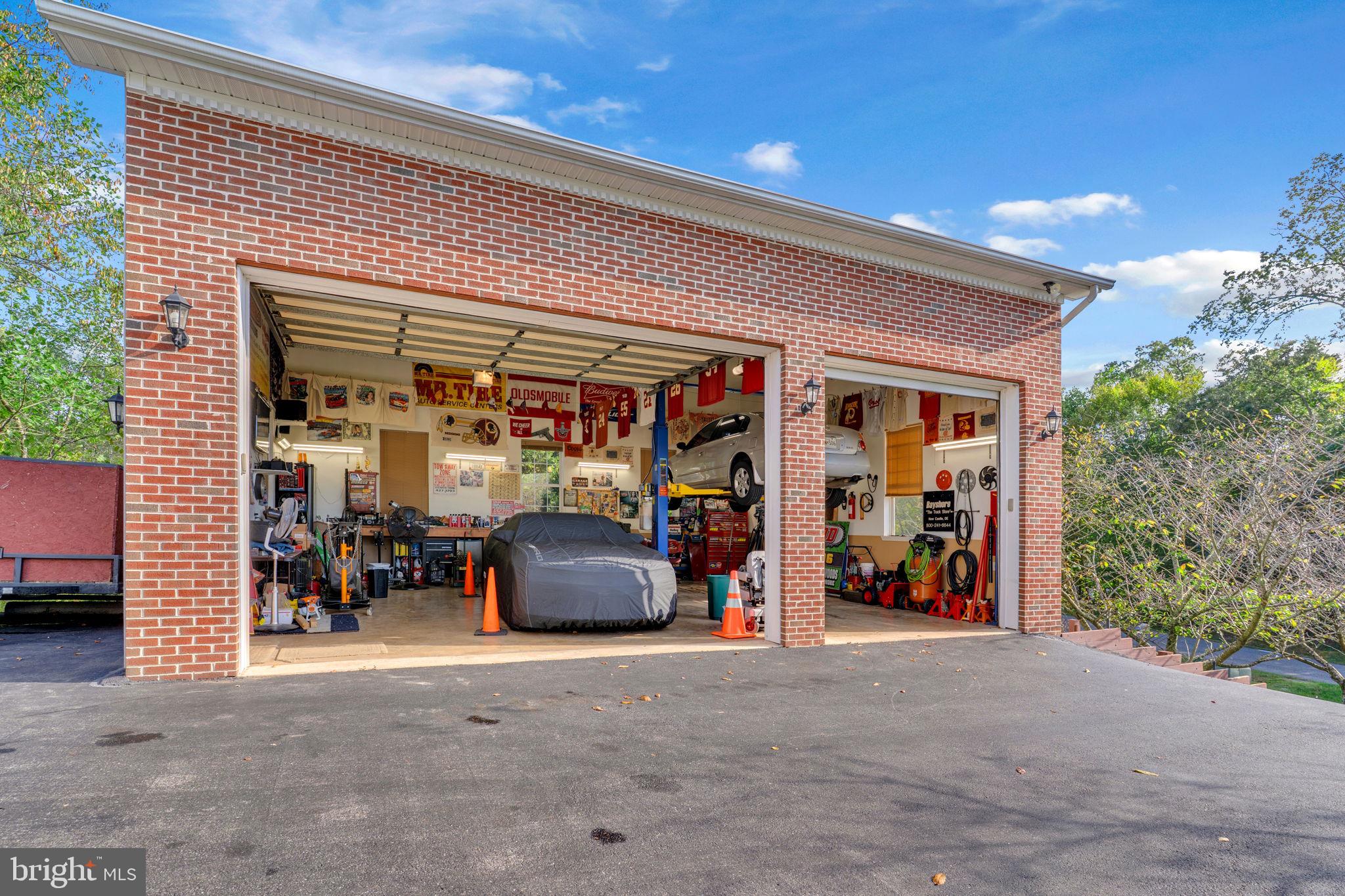 RUSTIC HILLS - Residential