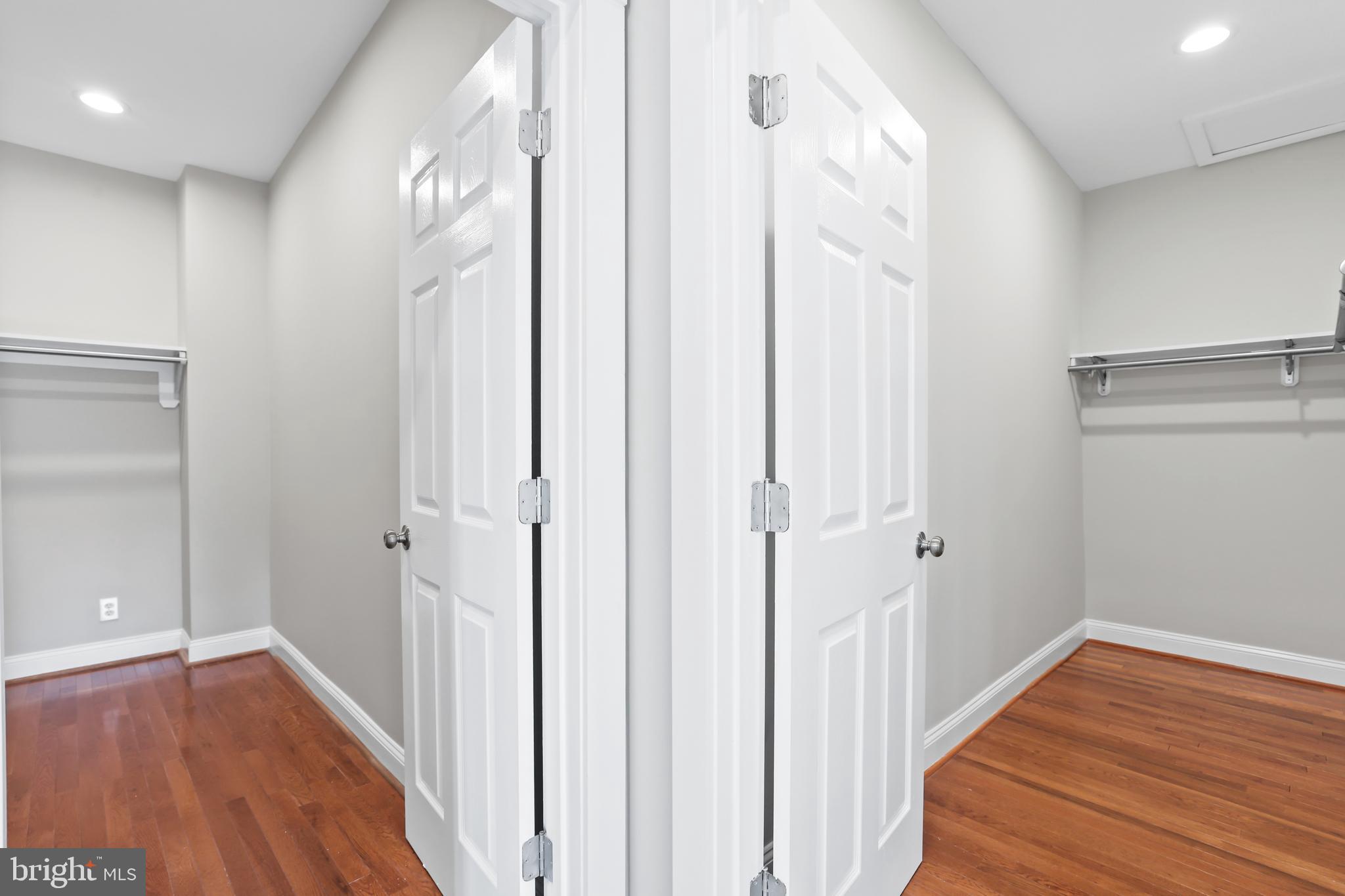 BROYHILLS MCLEAN ESTATES - Residential