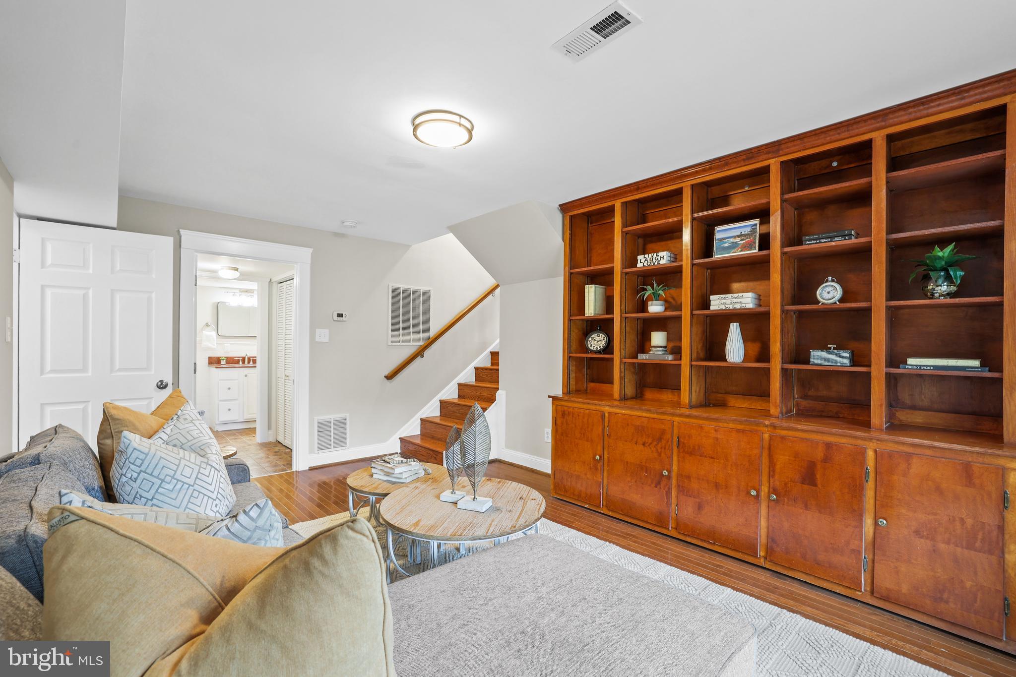 BROYHILLS MCLEAN ESTATES - Residential