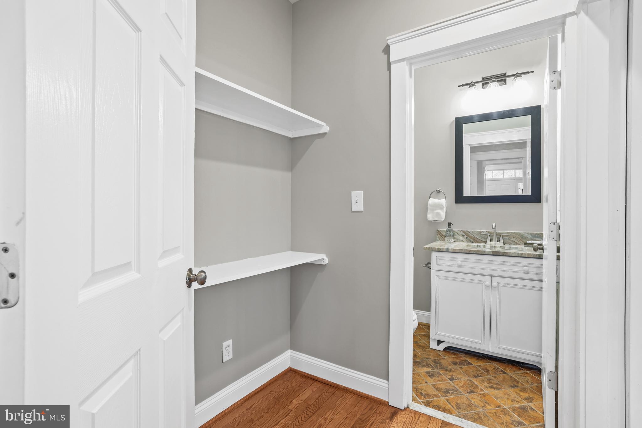 BROYHILLS MCLEAN ESTATES - Residential