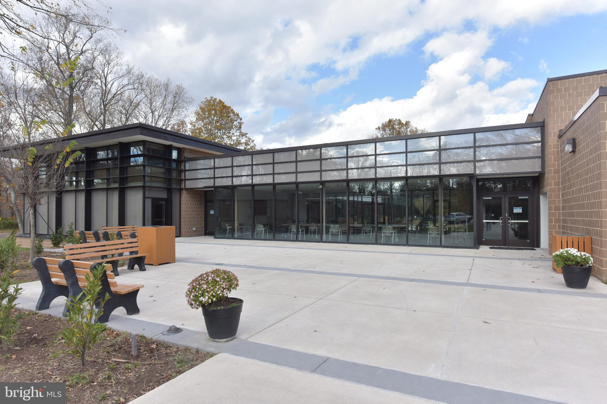 BROYHILLS MCLEAN ESTATES - Residential