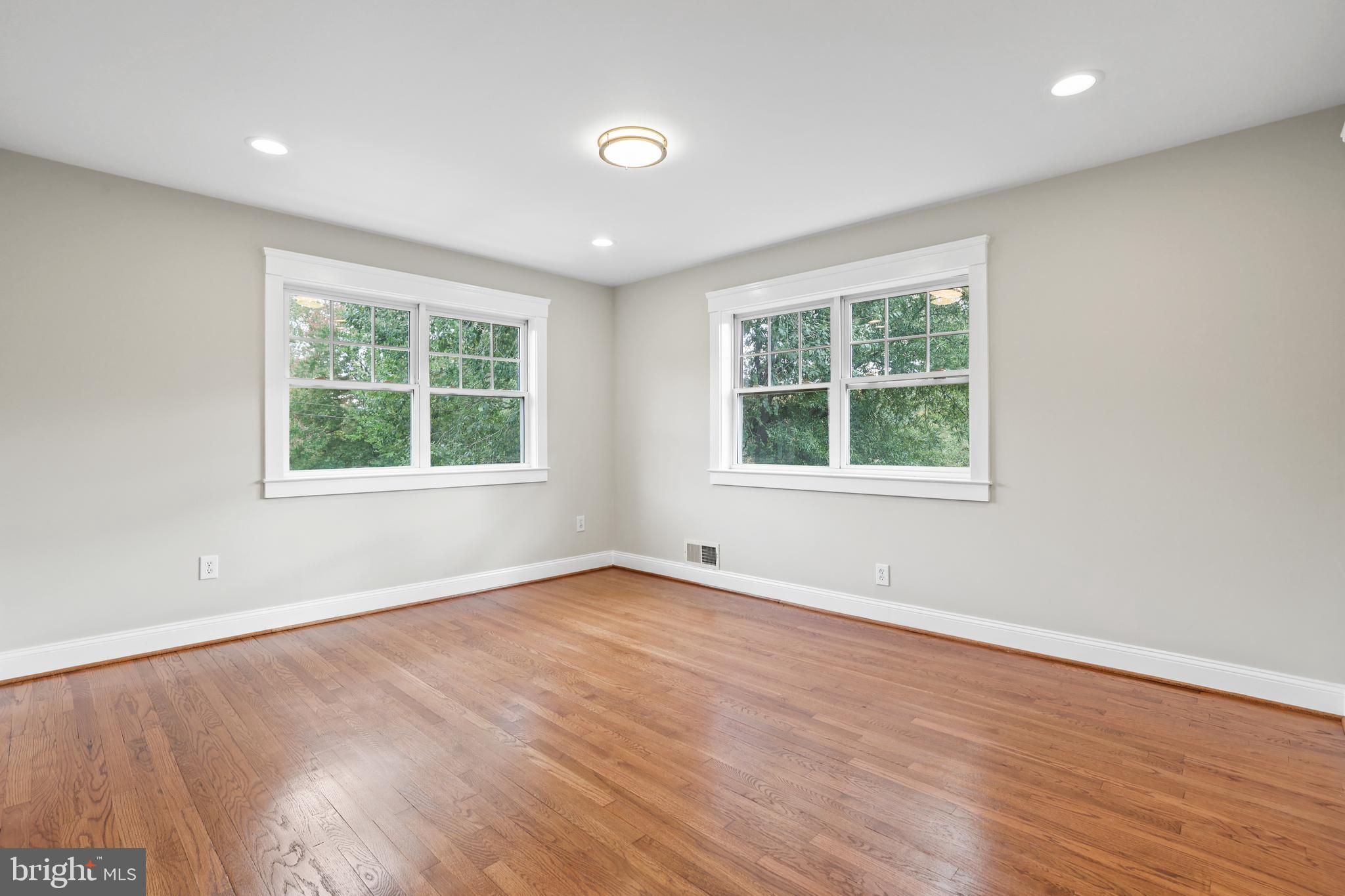 BROYHILLS MCLEAN ESTATES - Residential