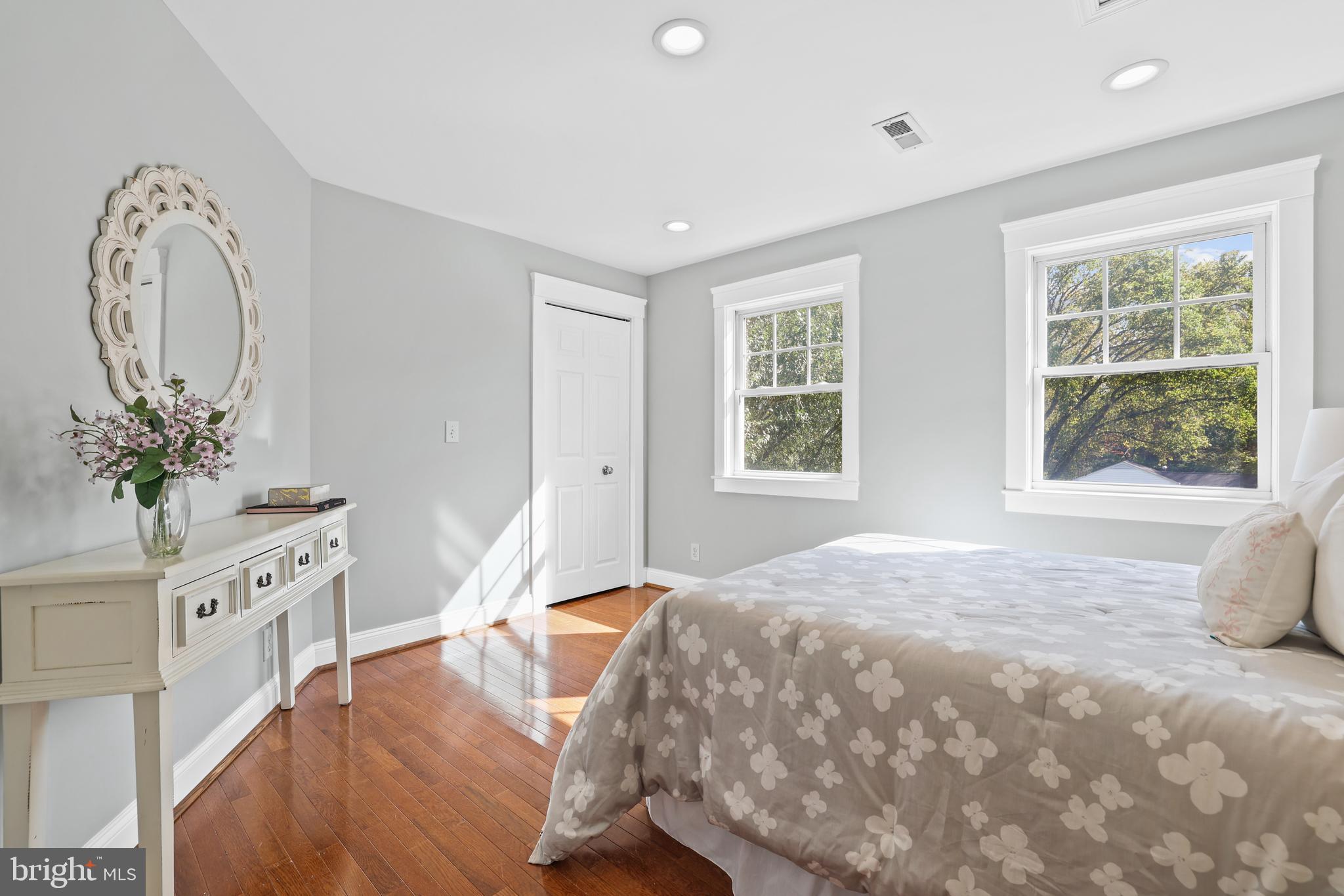 BROYHILLS MCLEAN ESTATES - Residential