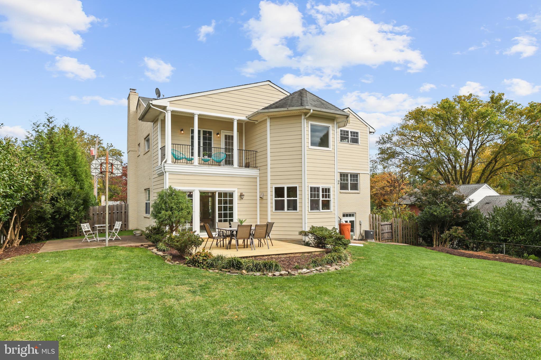 BROYHILLS MCLEAN ESTATES - Residential