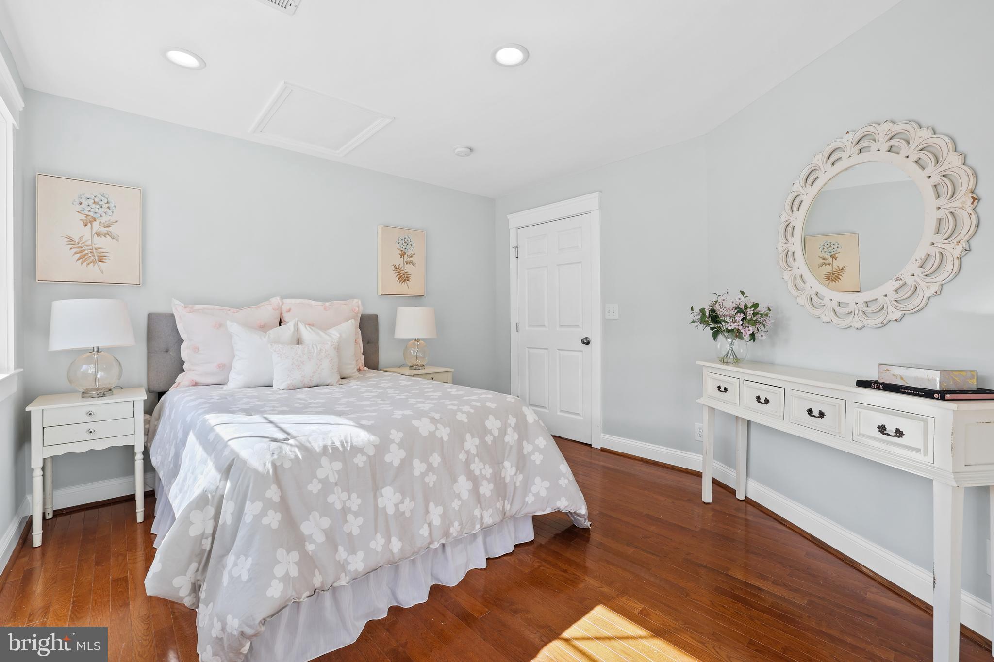 BROYHILLS MCLEAN ESTATES - Residential